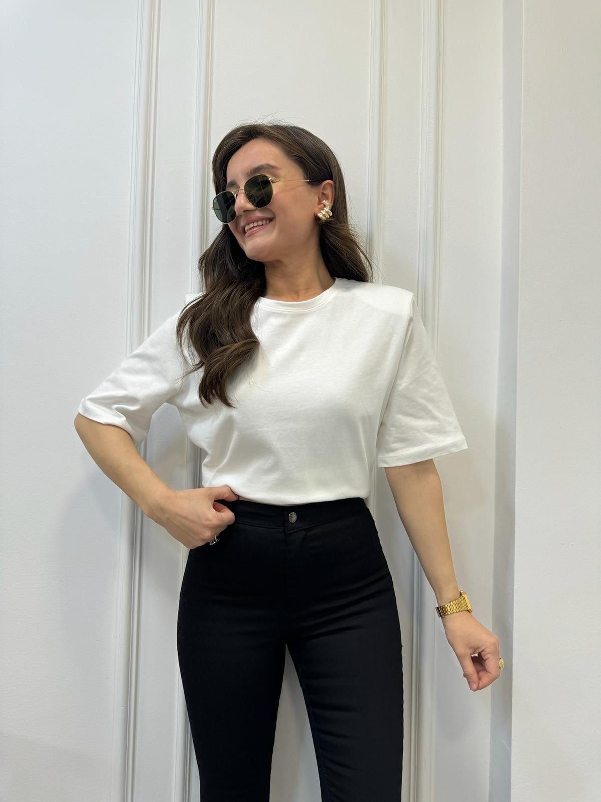 Beyaz Bisiklet Yaka Omuz Vatkalı Basic Tişört 068