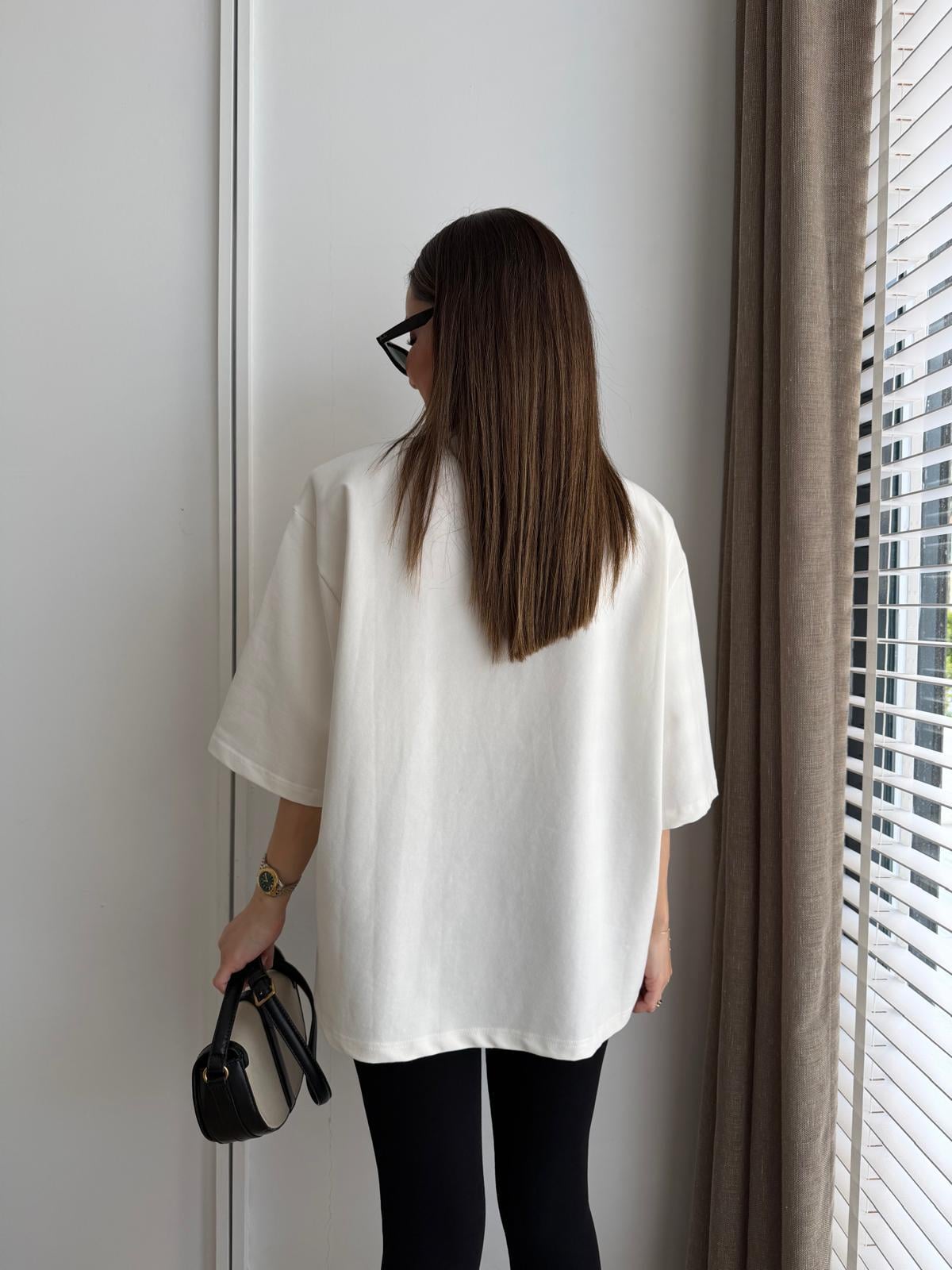 Beyaz Bisiklet Yaka Vatkalı Oversize Tshirt 36975