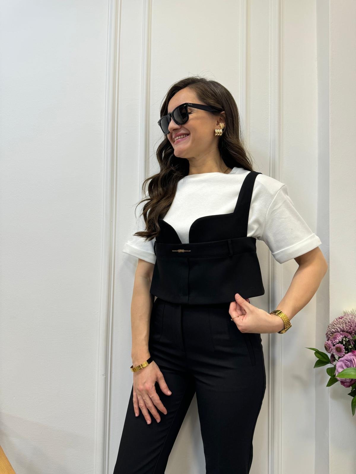 Beyaz Büstiyer Detaylı Tişört 012