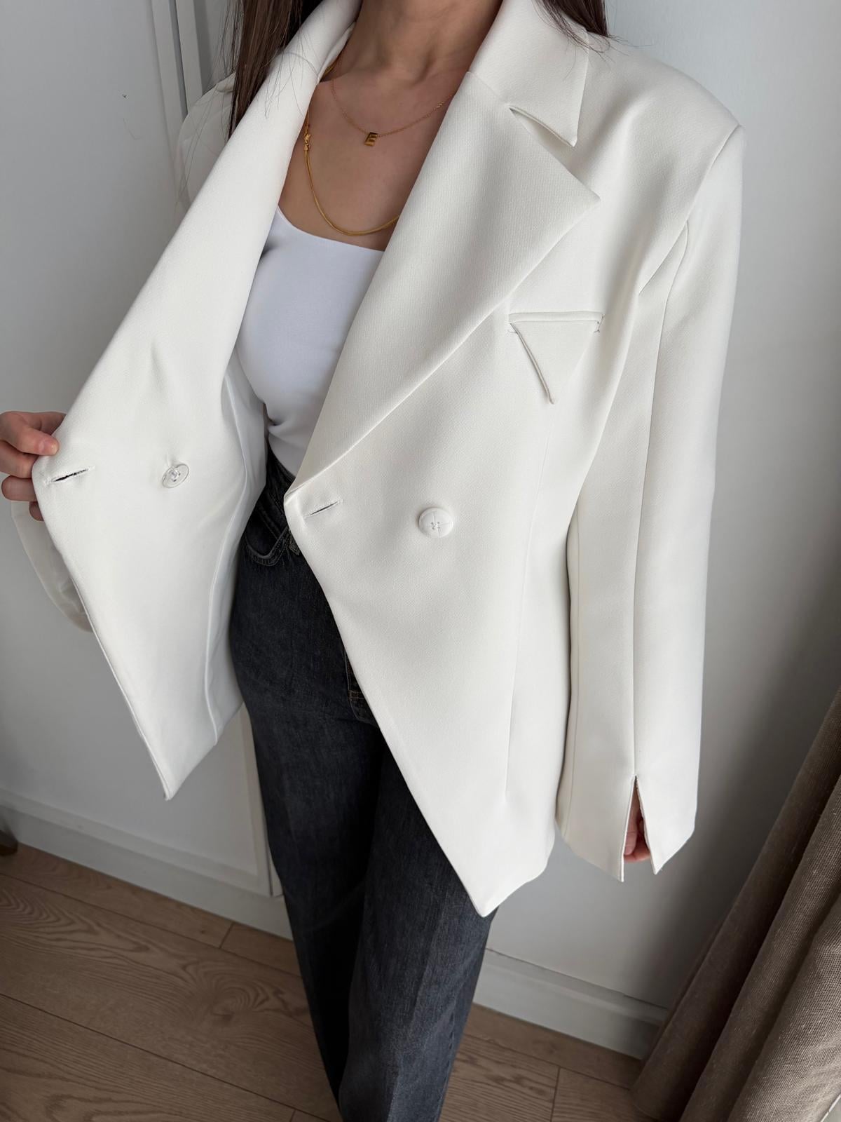 Beyaz Çapraz Düğmeli Bilek Detaylı Blazer Ceket 9703