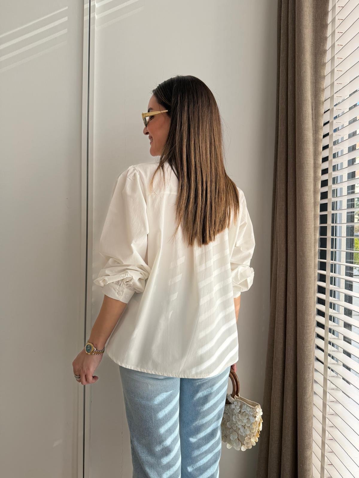 Beyaz Çiçek İşlemeli Poplin Gömlek 265118