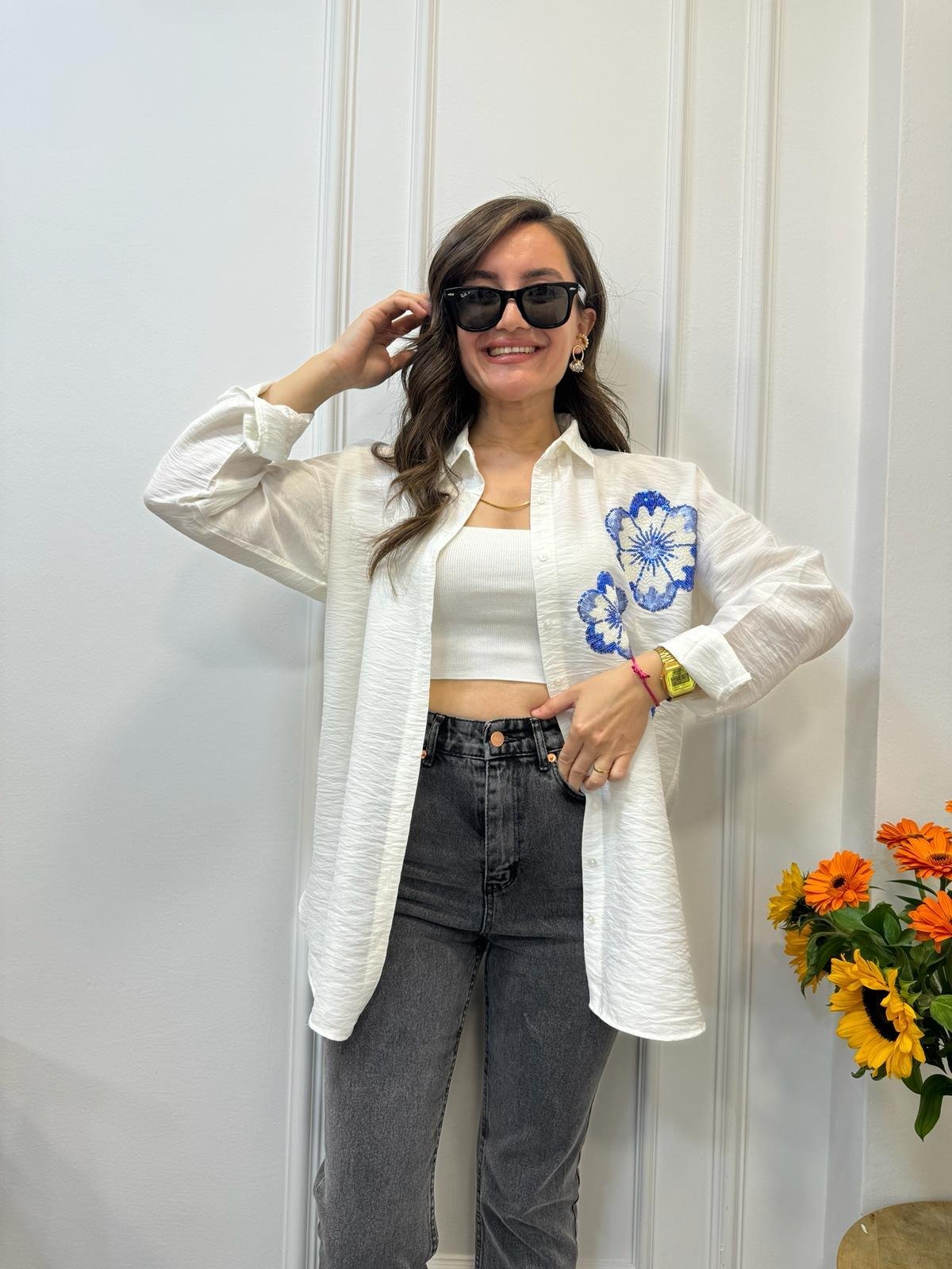 Beyaz Çiçek Pul Nakış Detaylı Gömlek 0036