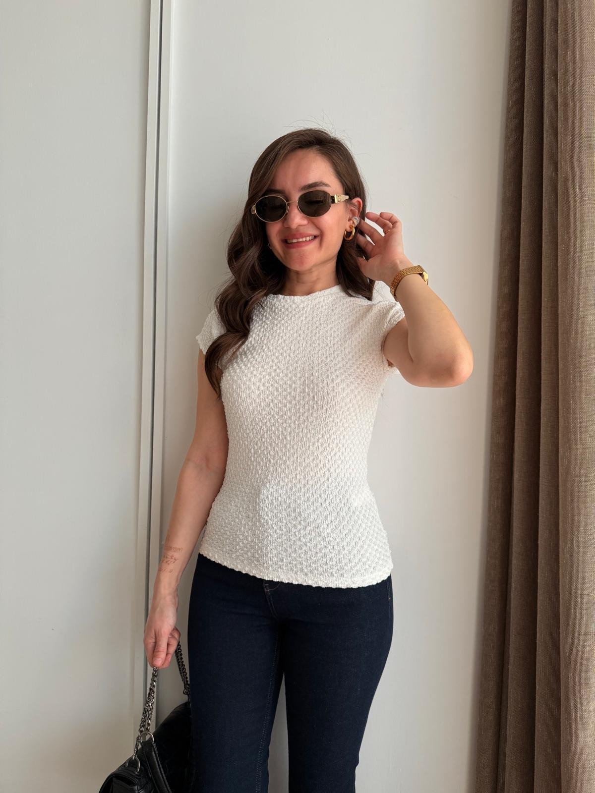 Beyaz Gofre Kumaş Bisiklet Yaka Tshirt 08634