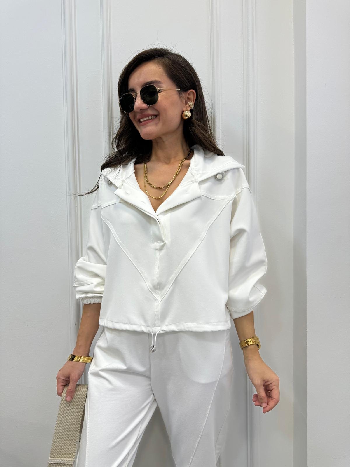 Beyaz İki İplik Gizli Düğme Detaylı Sweatshirt 01529
