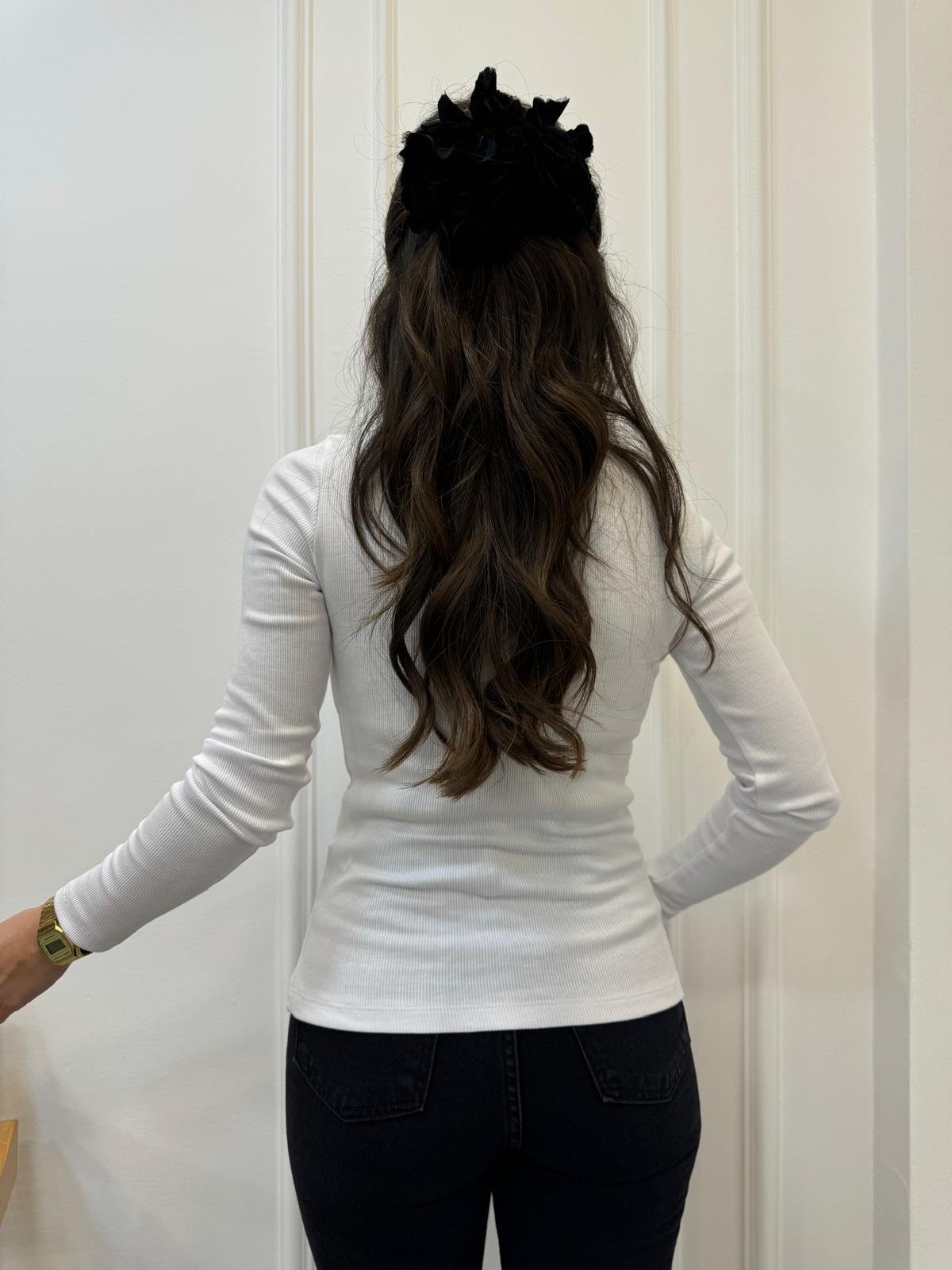 Beyaz İnce Biyeli Düğmeli Triko Bluz 241017