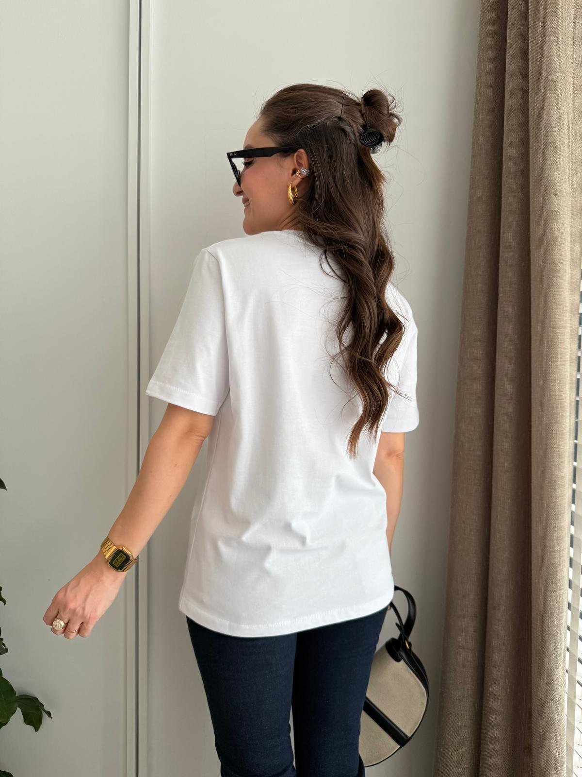 Beyaz Kalp Detaylı Tshirt 251058