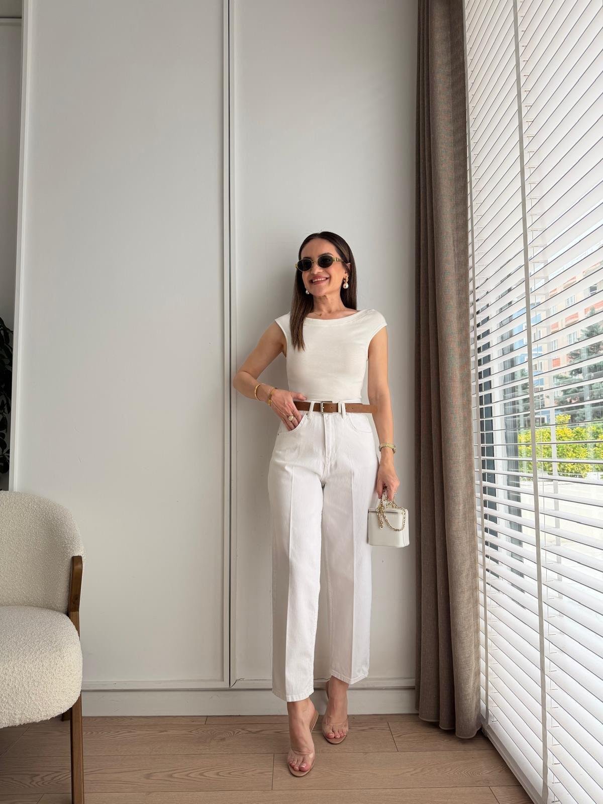 Beyaz Kemerli Boyfriend Jean 1008