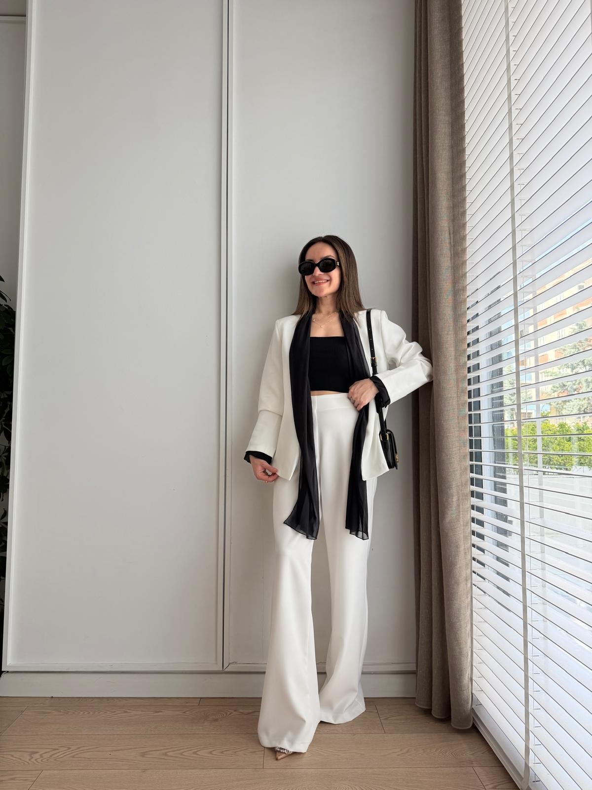 Beyaz Kendinden Fularlı Ceket Pantolon Takım 9287
