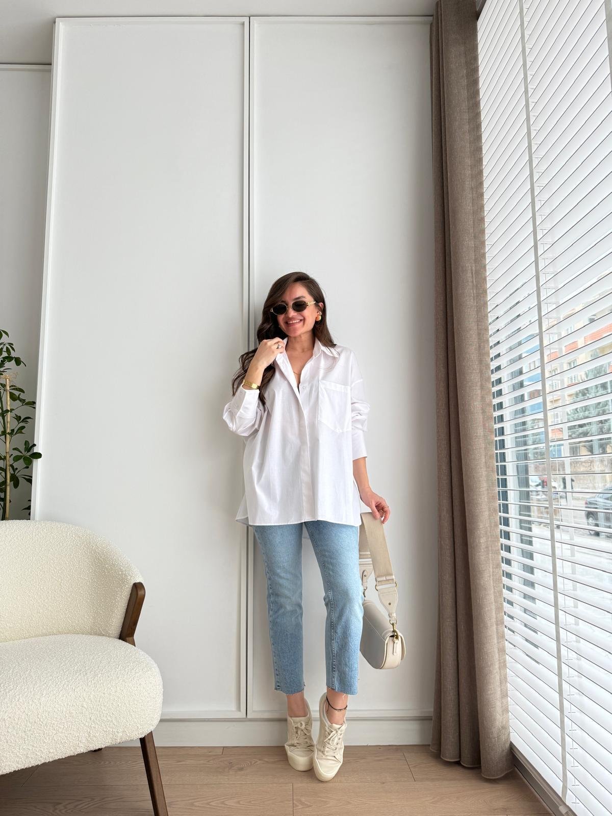 Beyaz Kol Manşetli Cepli Oversize Gömlek 5260