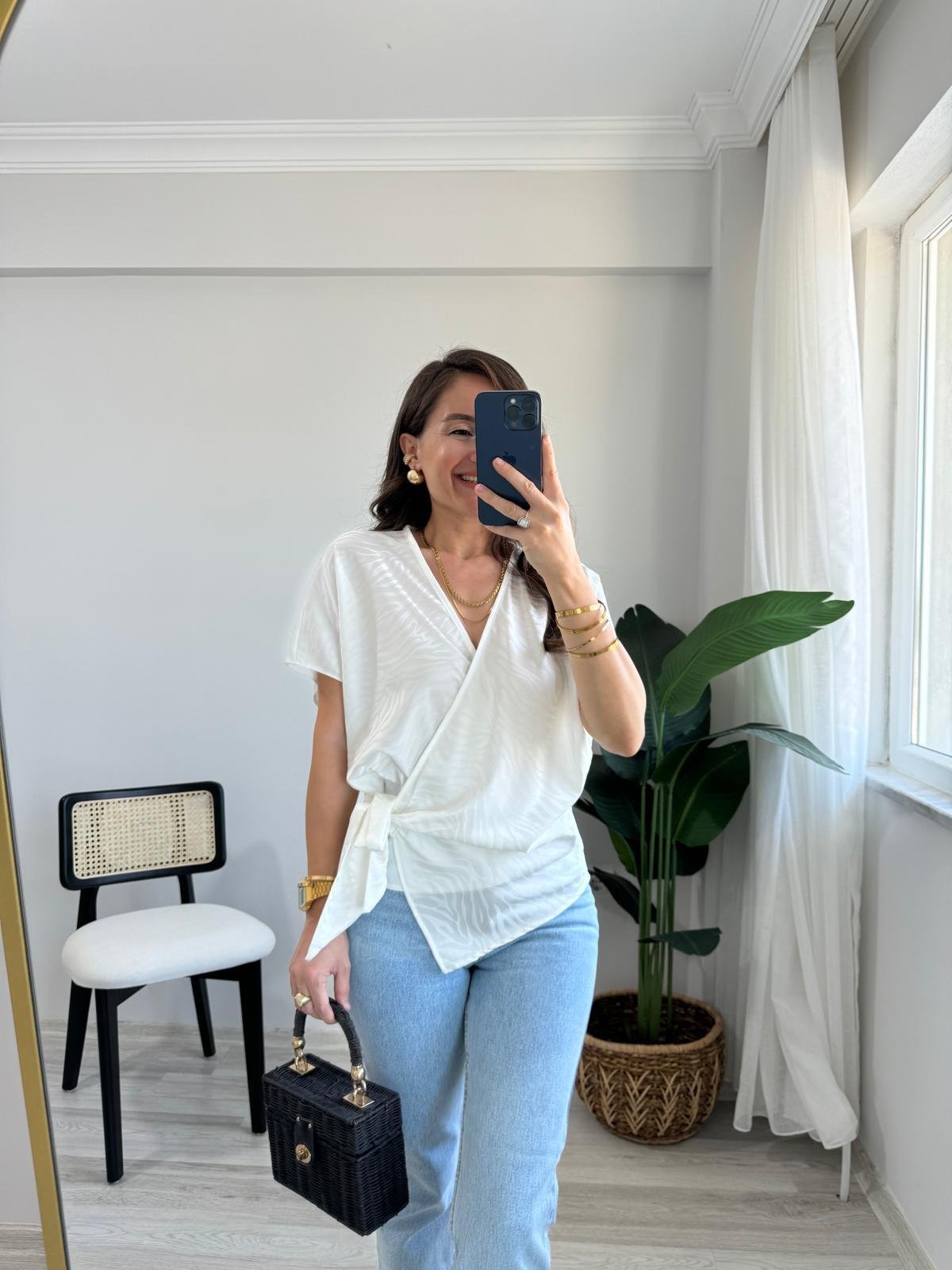 Beyaz Kruvaze Zebra Desen Yan Bağlamalı Saten Bluz 1221