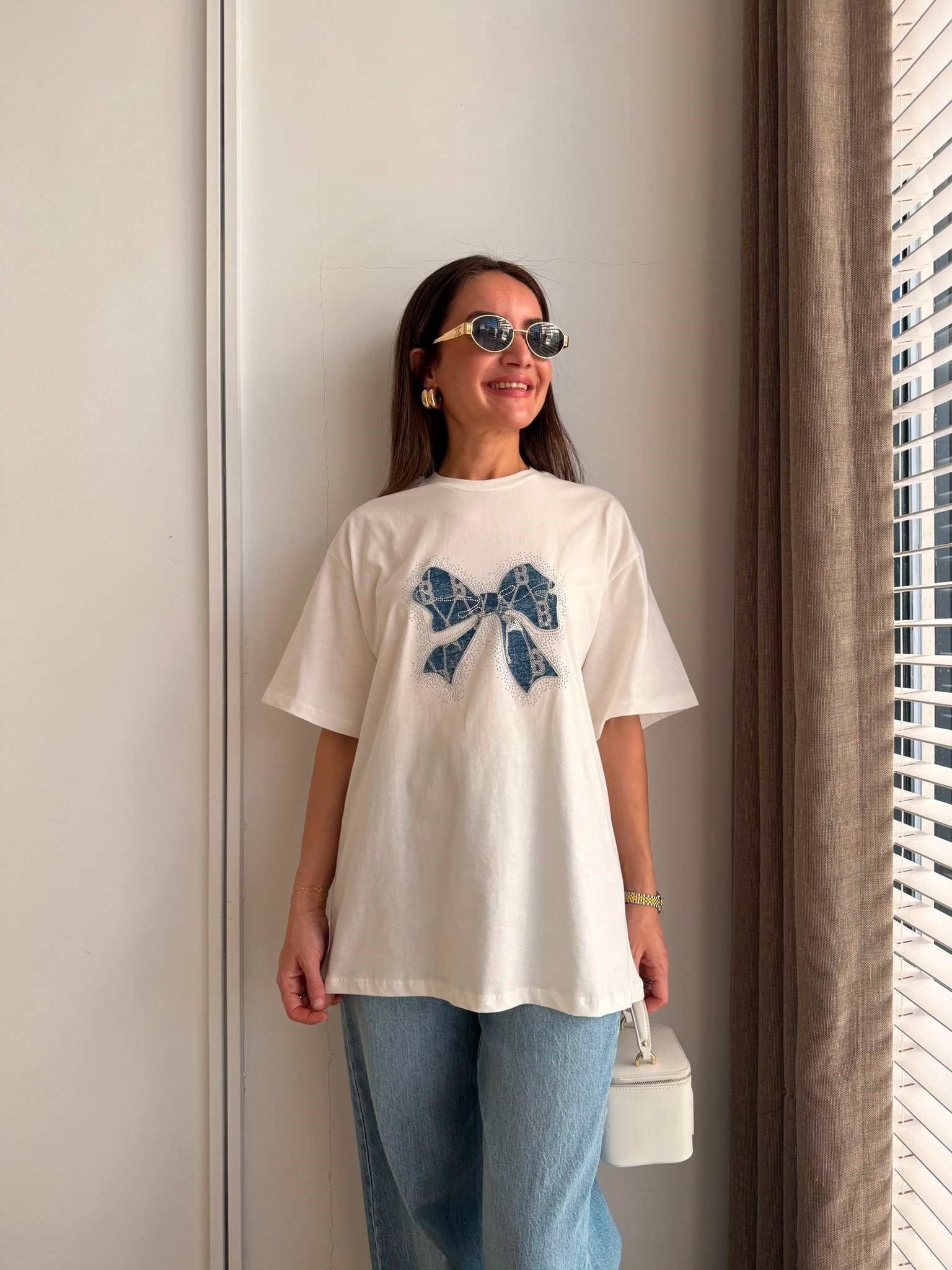 Beyaz Kurdele Desenli Taşlı Tshirt 23146