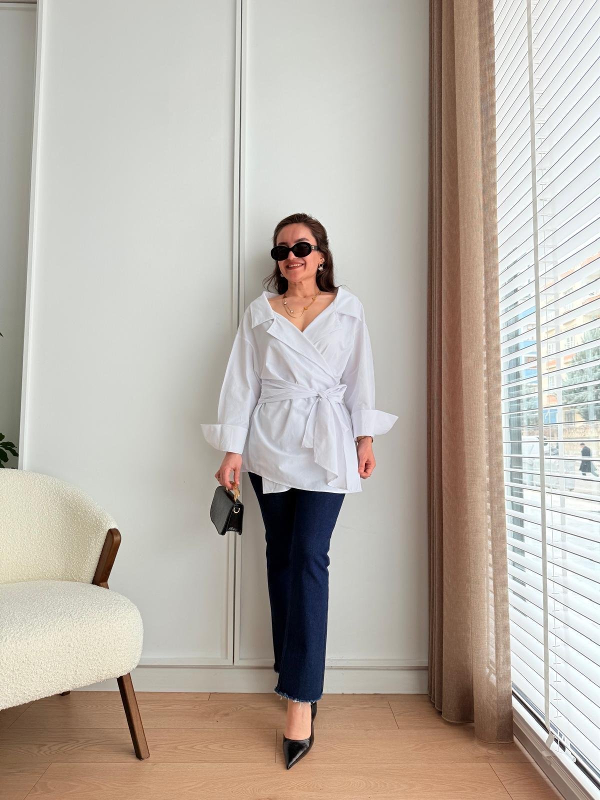 Beyaz Kuşak Detaylı Poplin Gömlek 3164