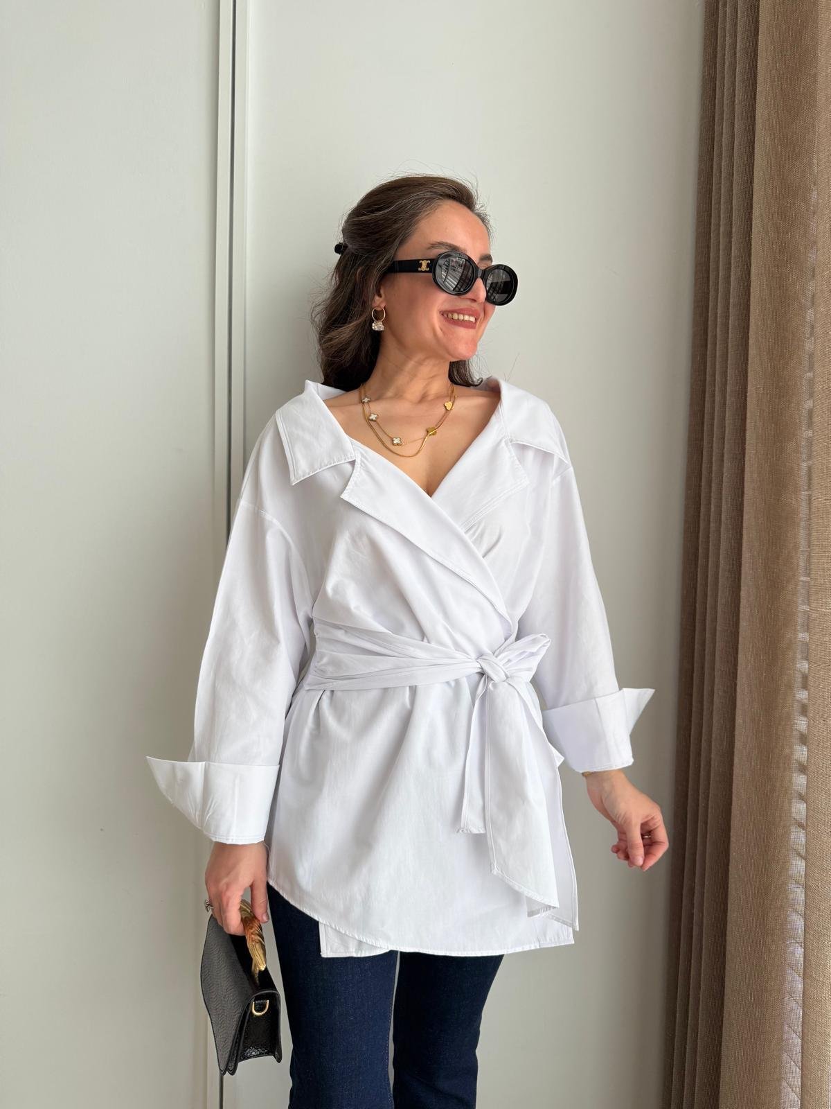 Beyaz Kuşak Detaylı Poplin Gömlek 3164