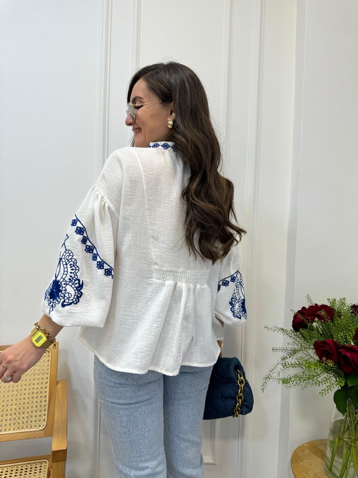 Beyaz Nakışlı Keten Bluz 0083