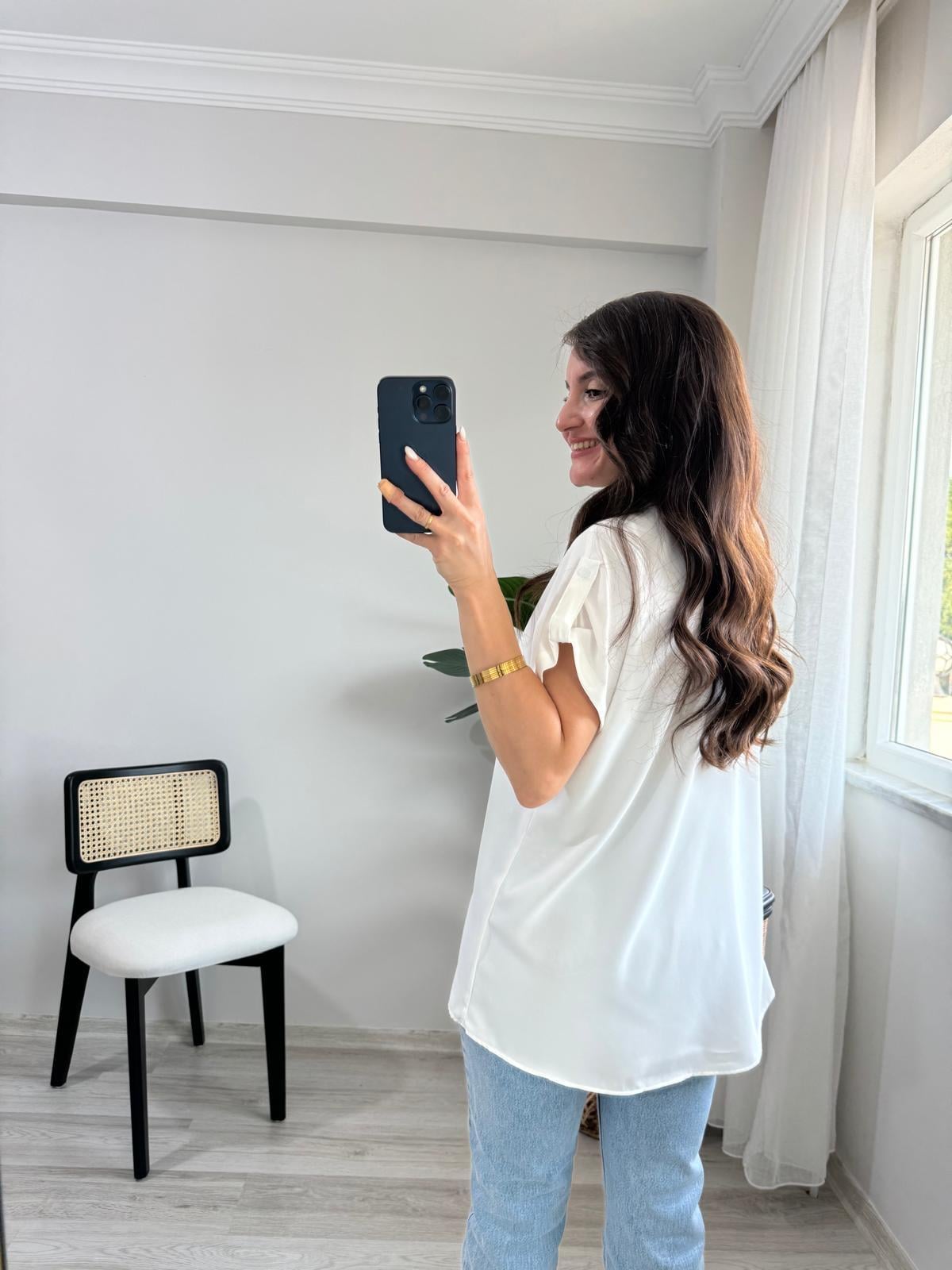 Beyaz Omuz Detaylı Kolsuz Gömlek 504