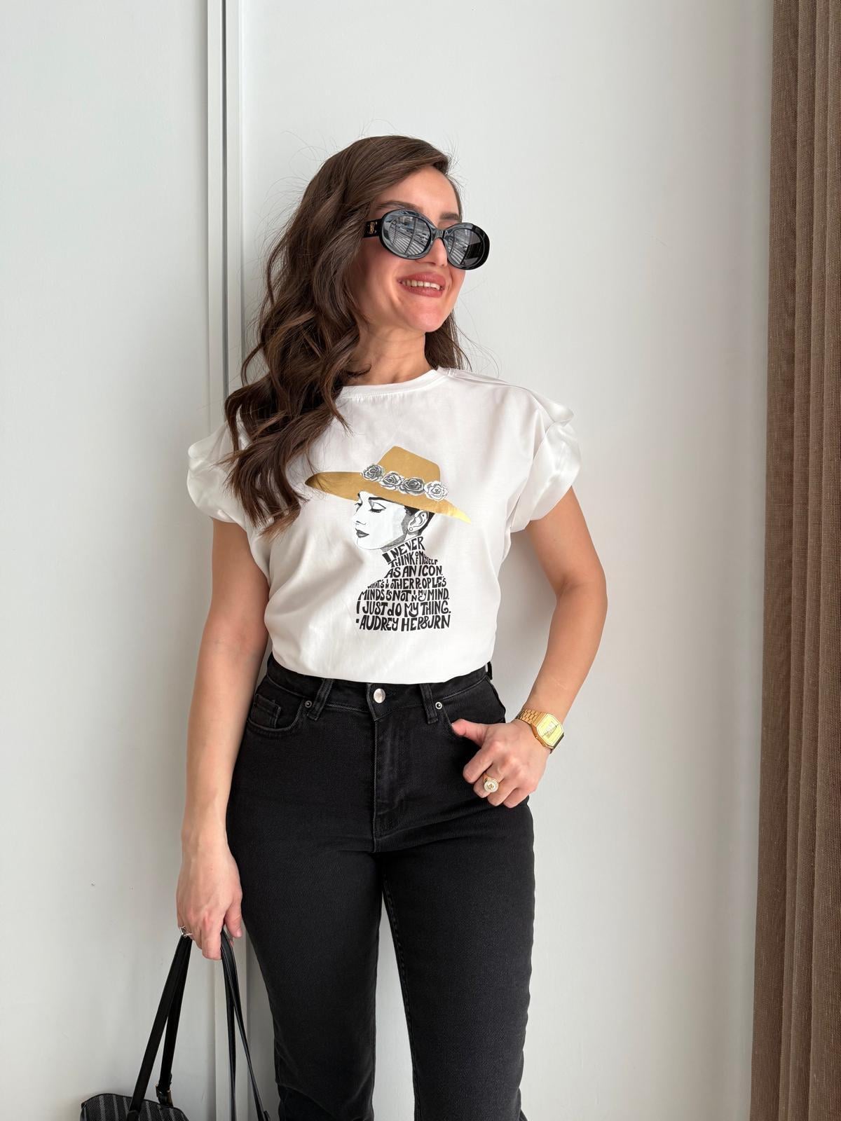 Beyaz Omuz Ve Kol Detaylı Figürlü Tshirt 28595