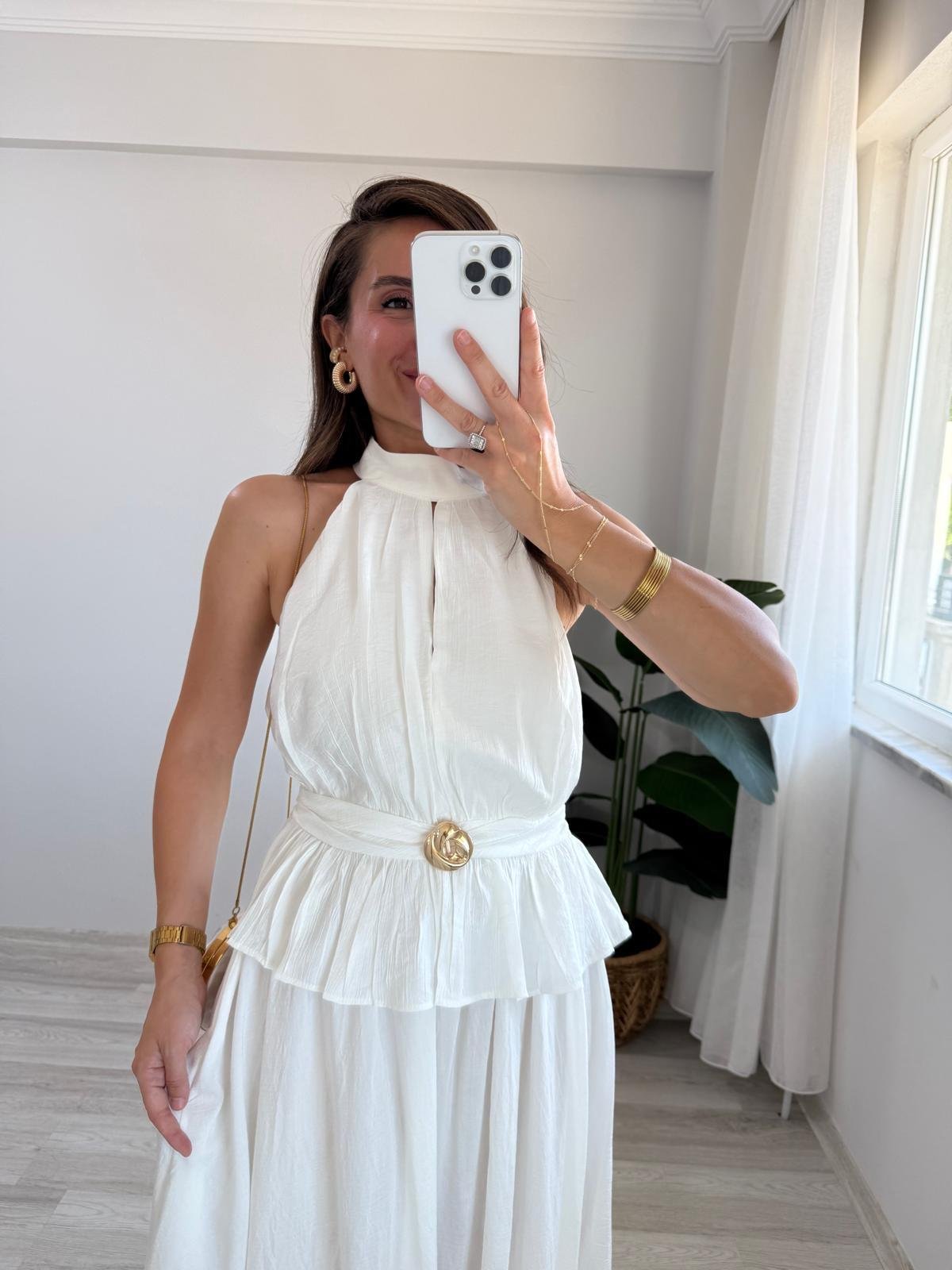 Beyaz Ön Toka Detaylı Halter Yaka Bluz Etek Takım 906234