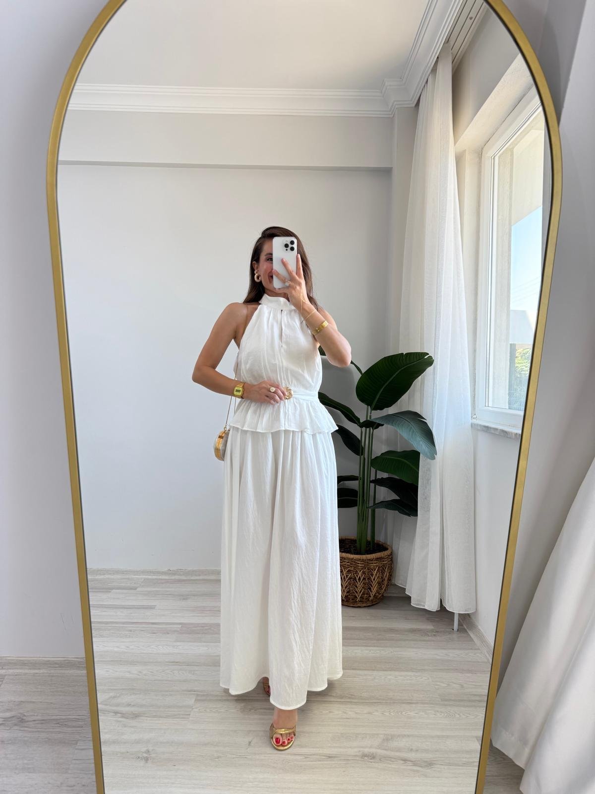 Beyaz Ön Toka Detaylı Halter Yaka Bluz Etek Takım 906234