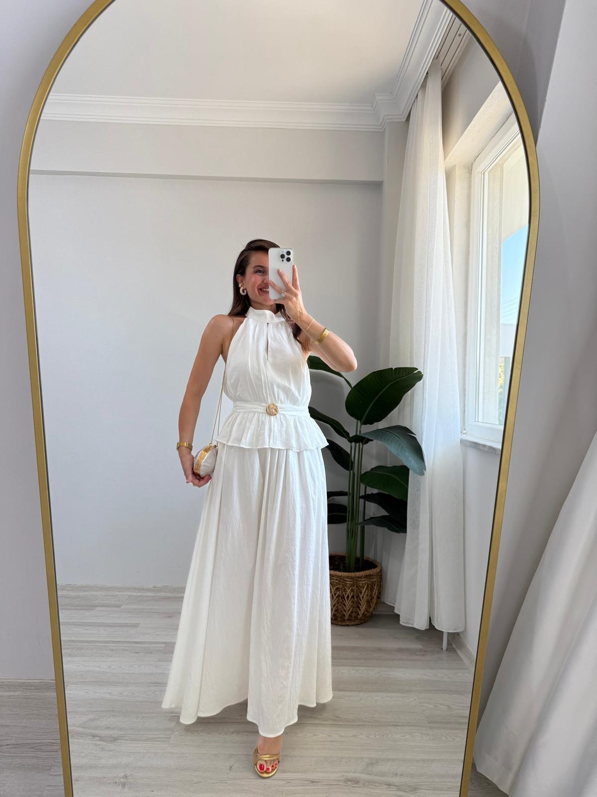 Beyaz Ön Toka Detaylı Halter Yaka Bluz Etek Takım 906234