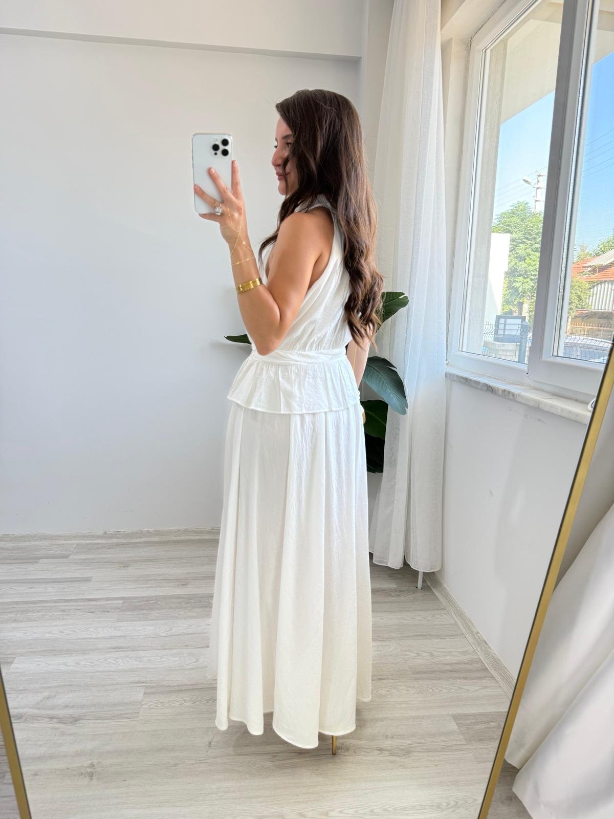 Beyaz Ön Toka Detaylı Halter Yaka Bluz Etek Takım 906234