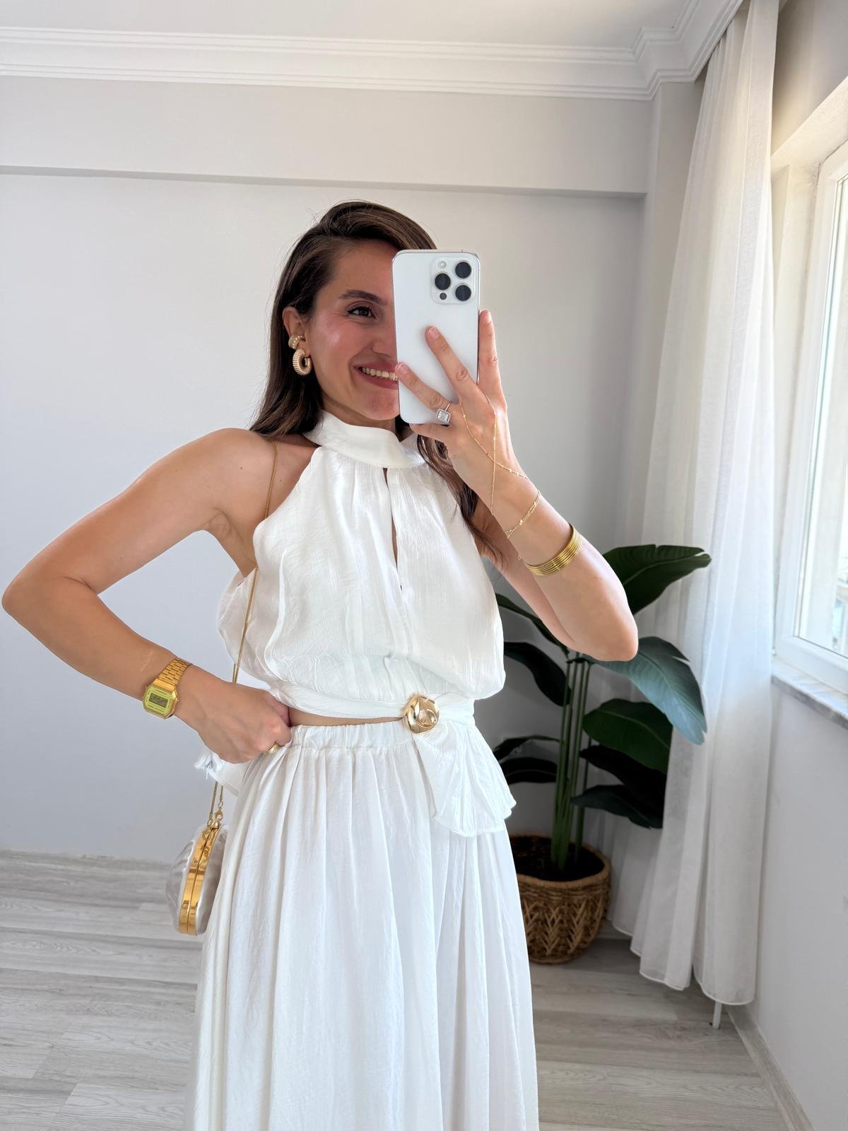 Beyaz Ön Toka Detaylı Halter Yaka Bluz Etek Takım 906234