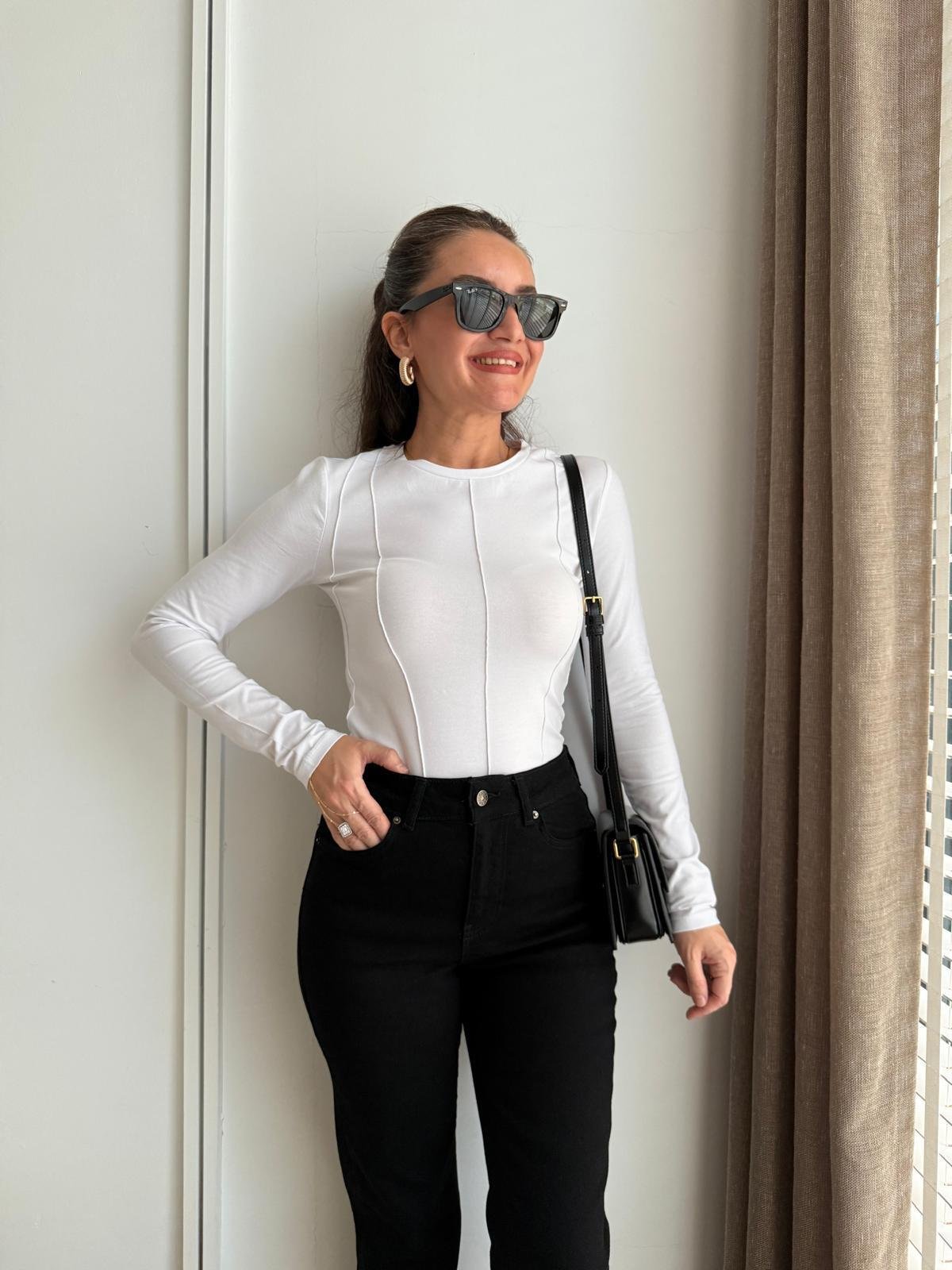Beyaz Önü Dikiş Detaylı Bluz 4505