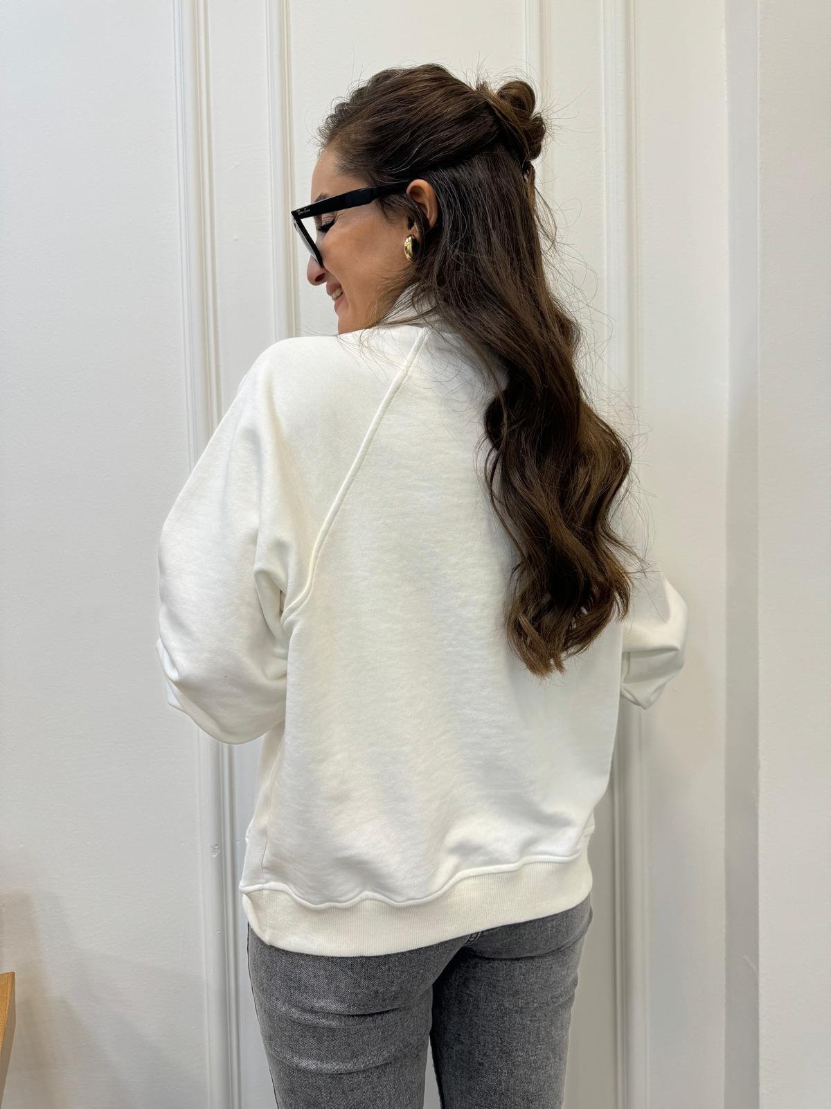 Beyaz Polo Yaka Düğmeli Sweatshırt 580094