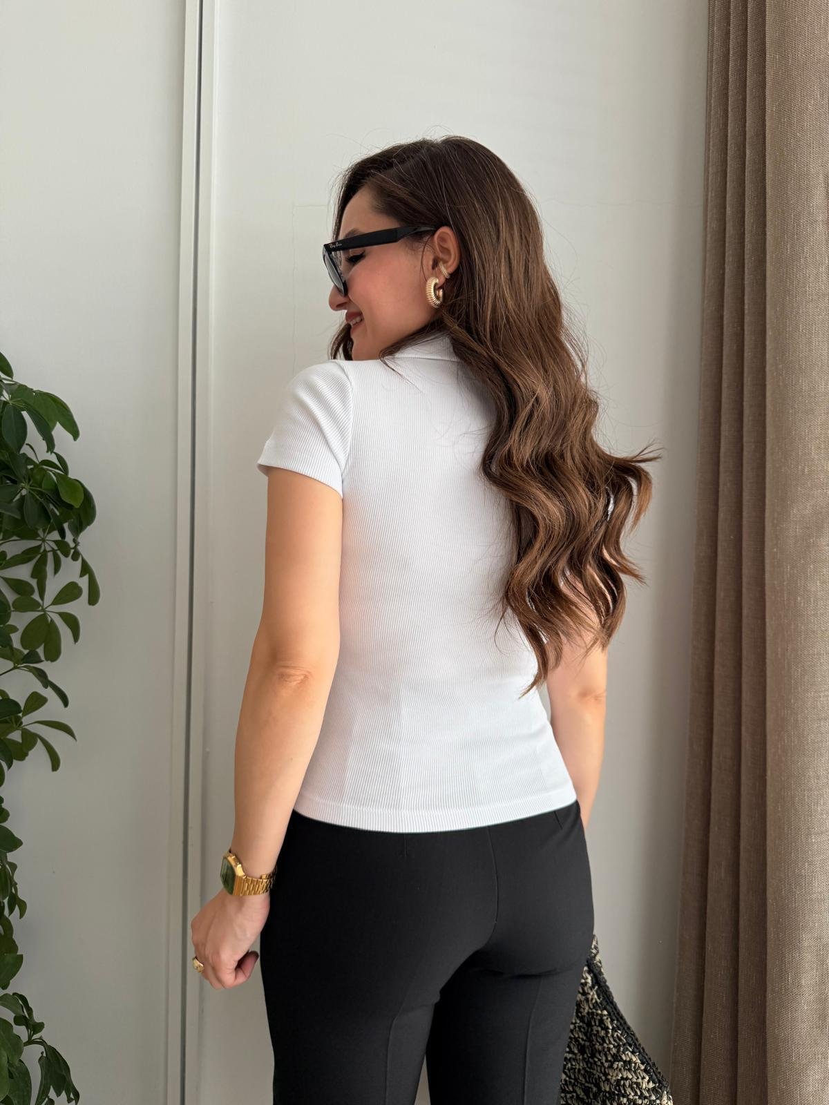 Beyaz Polo Yaka Fermuarlı Kısa Kol Tshirt 251082