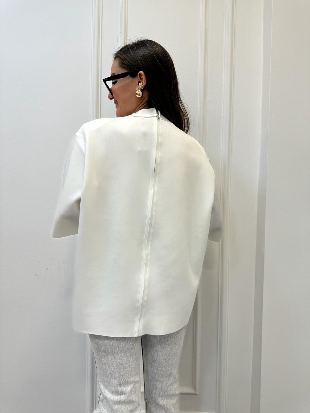 Beyaz Tek Cepli Scuba Kumaş Arka Zincirli Oversize Tişört 4010