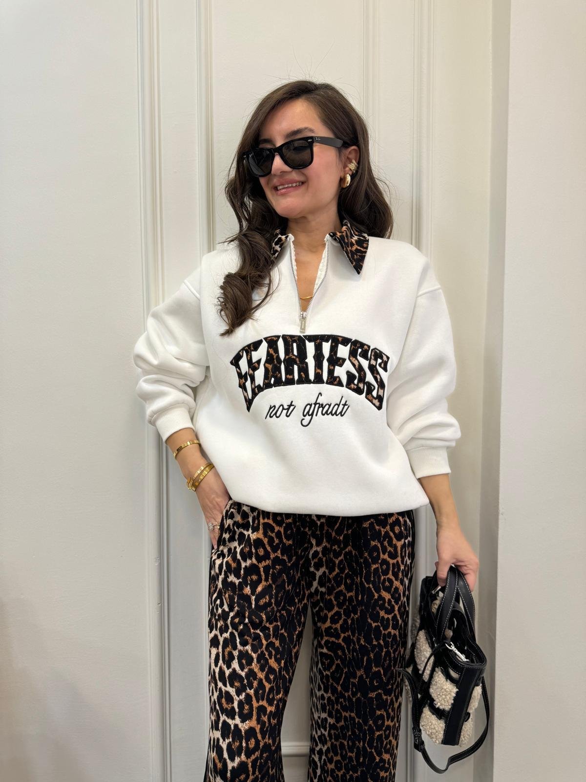 Beyaz Üç İplik Leopar Desen Polo Yaka Sweatshirt 066