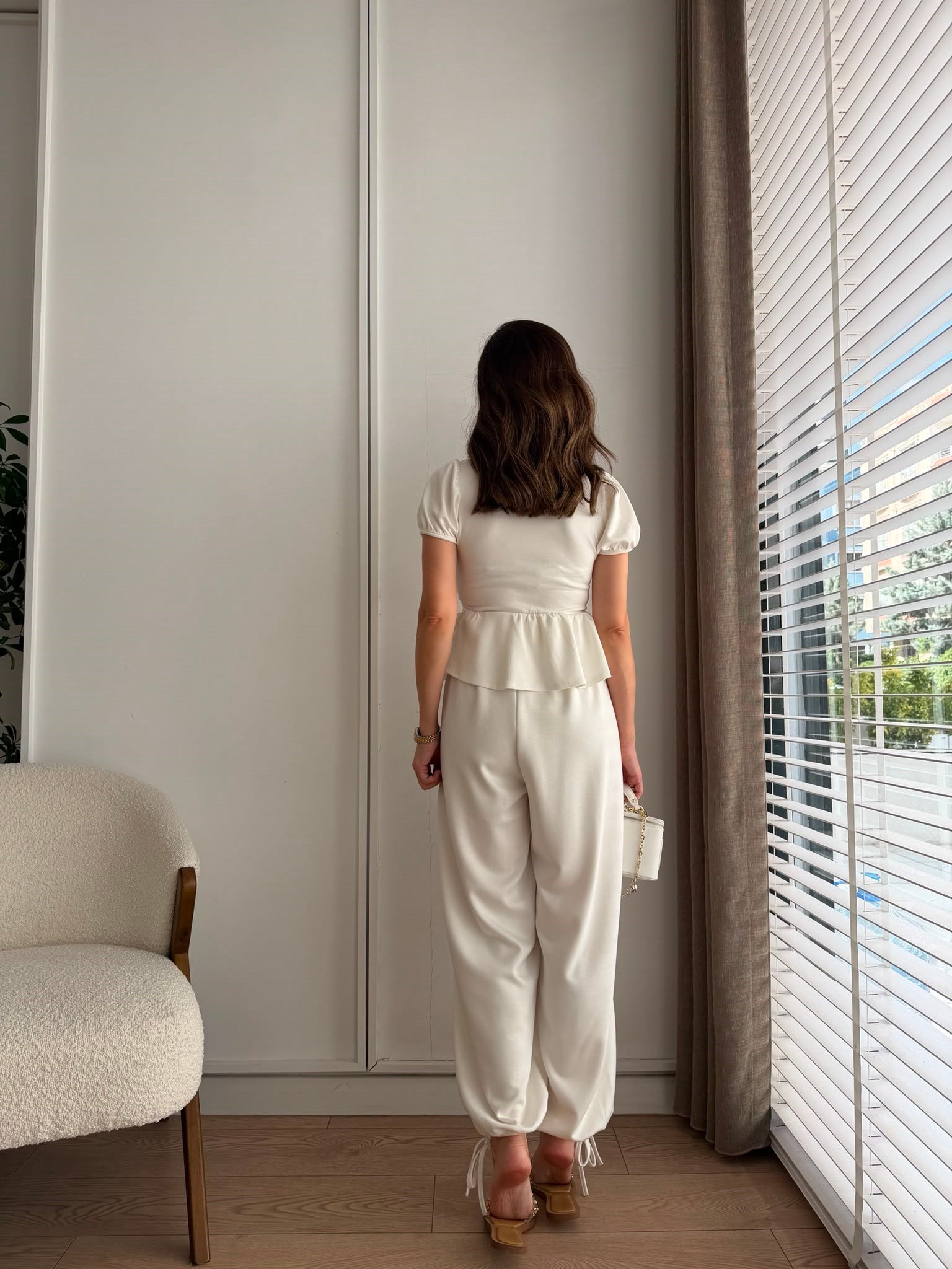 Beyaz V Yaka Peplum Bluz Şalvar Takım 4165