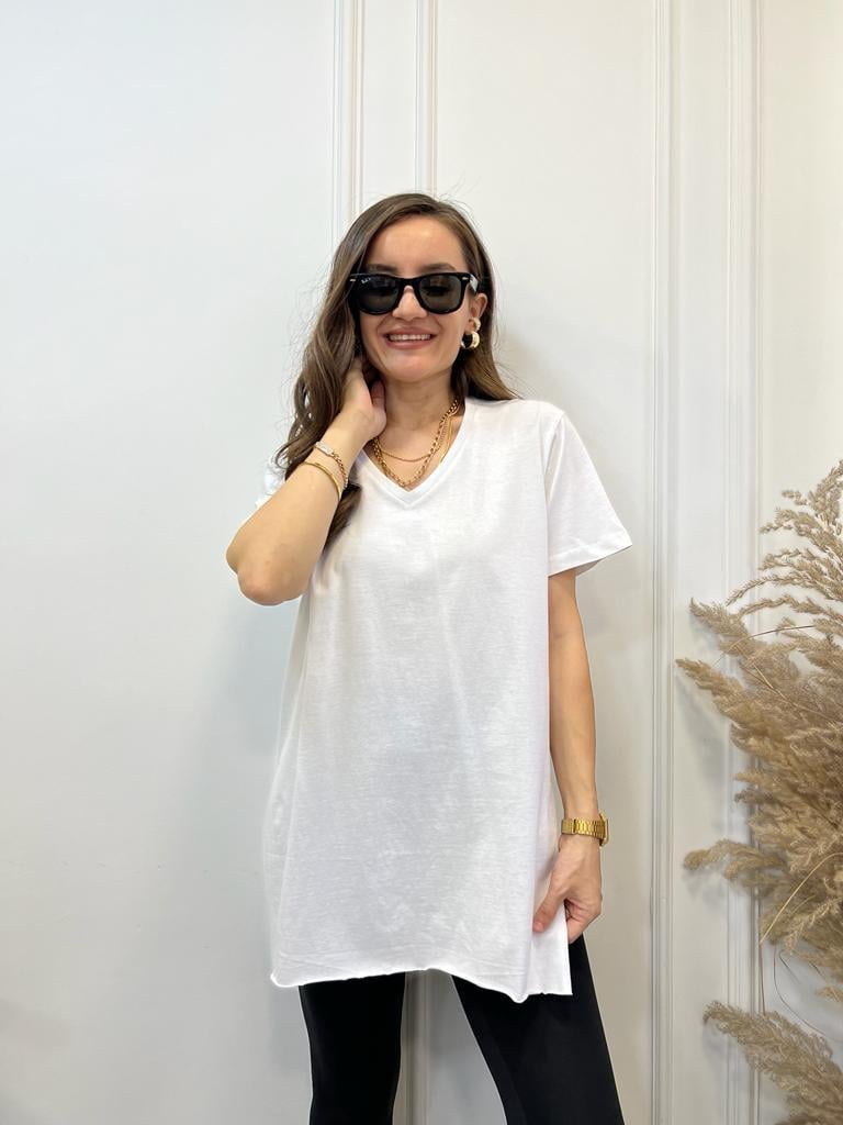 Beyaz V Yaka Yandan Yırtmaçlı Tshirt 1483