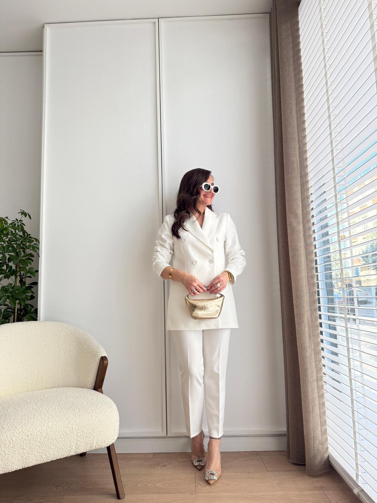 Beyaz Vatkalı Düğme Detaylı Astarlı Blazer Ceket Pantolon Takım 40370