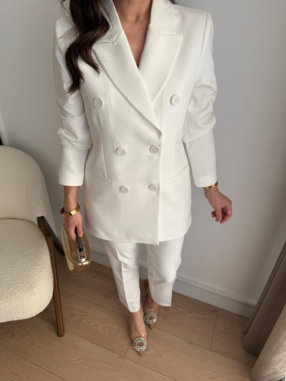 Beyaz Vatkalı Düğme Detaylı Astarlı Blazer Ceket Pantolon Takım 40370