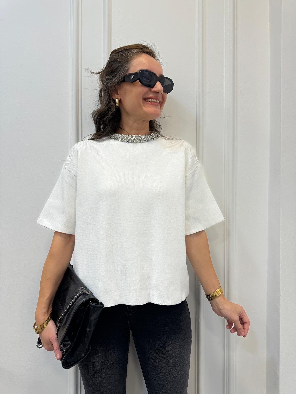 Beyaz Yaka Taşlı Yarım Kol Triko Bluz 2416629
