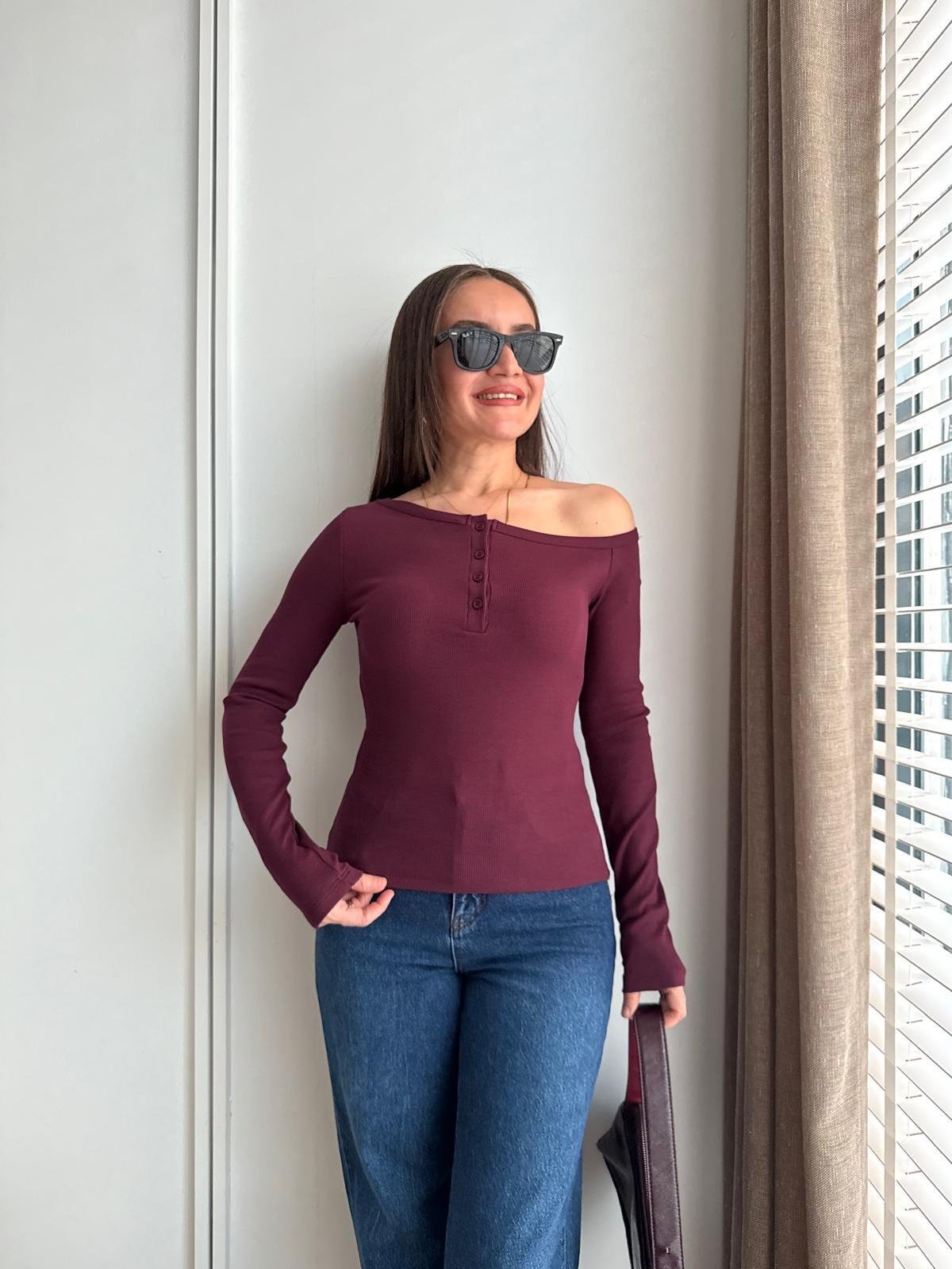 Bordo Asimetrik Omuz Detaylı Kaşkorse Bluz 17084