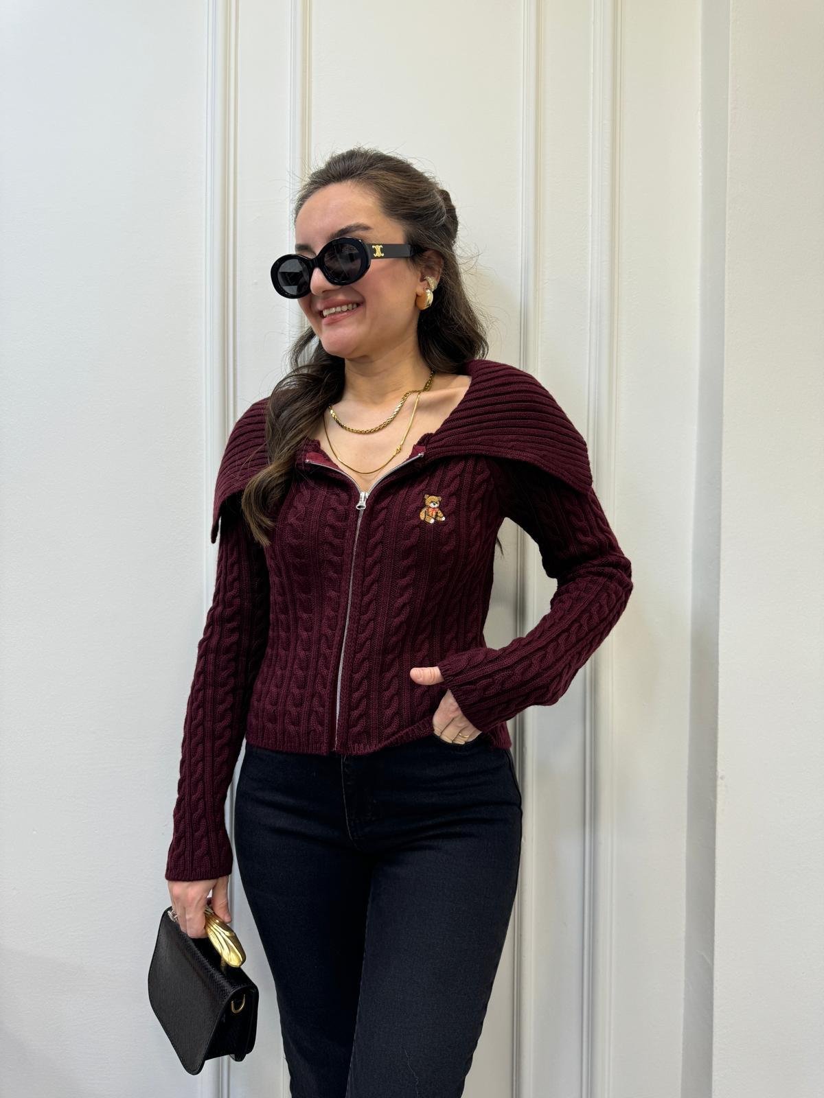 Bordo Bardot Yaka Ayıcık Nakışlı Fermuarlı Triko Hırka 241141