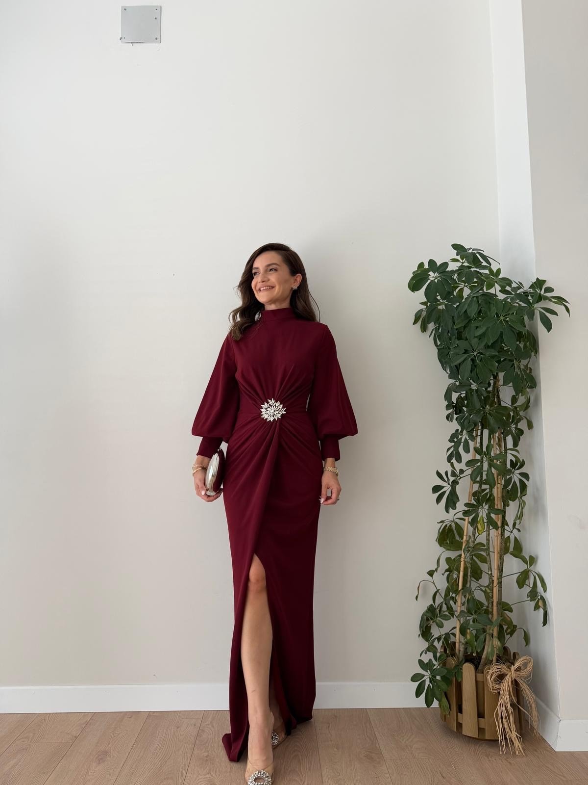 Bordo Dik Yaka Bel Taş Detaylı Elbise 262752