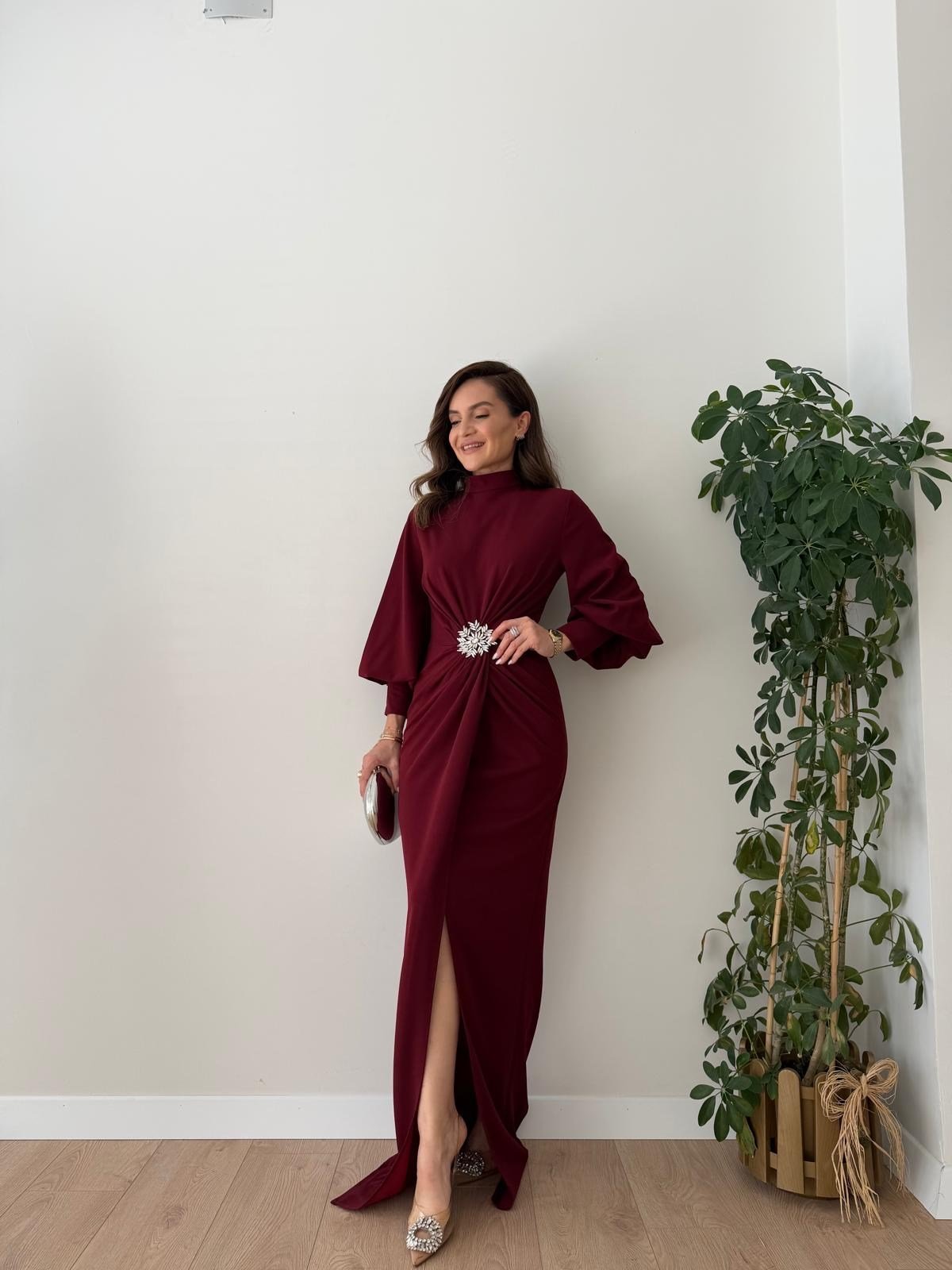 Bordo Dik Yaka Bel Taş Detaylı Elbise 262752