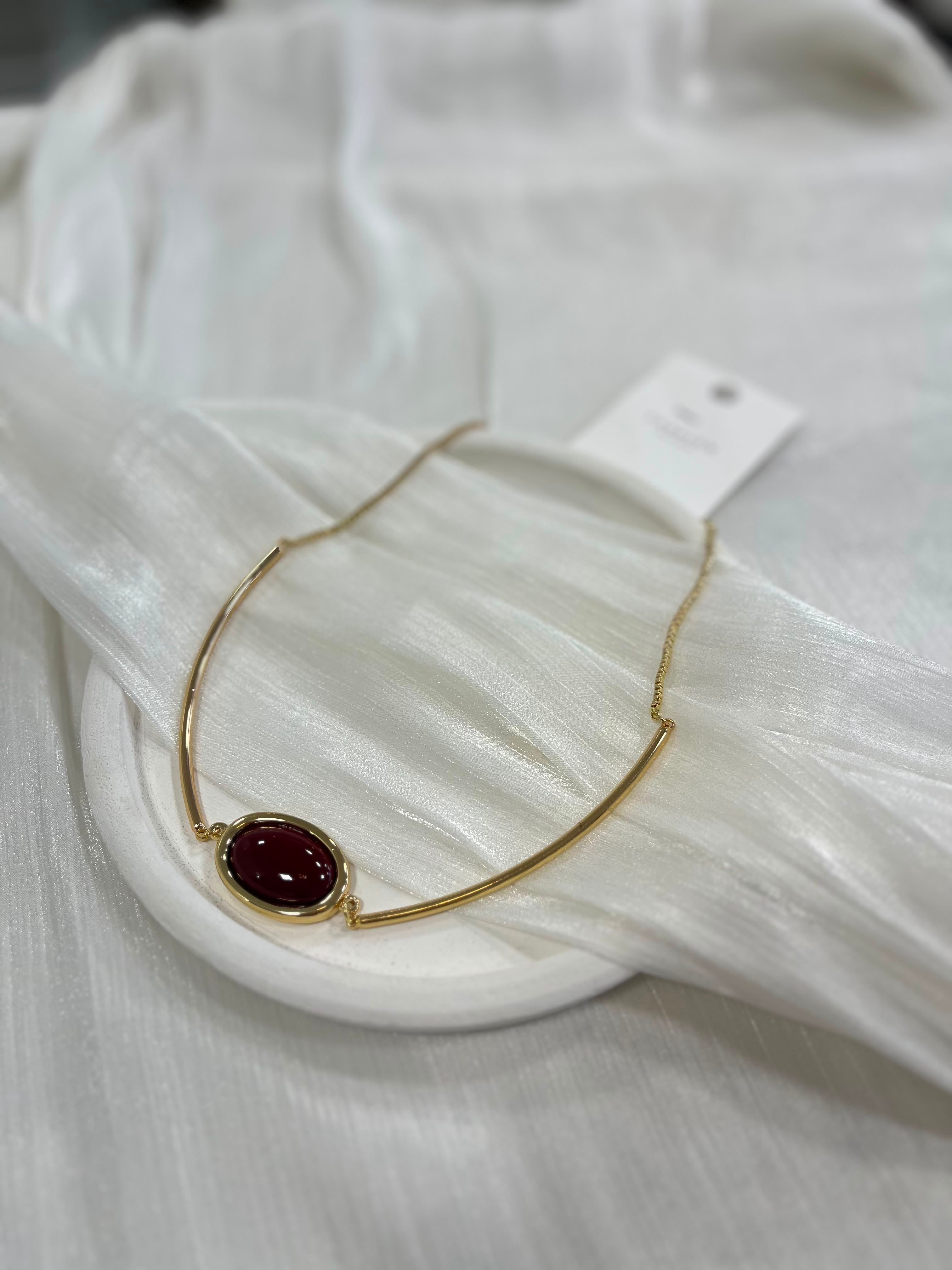 Bordo Kavisli Oval Taşlı Kolye KY04