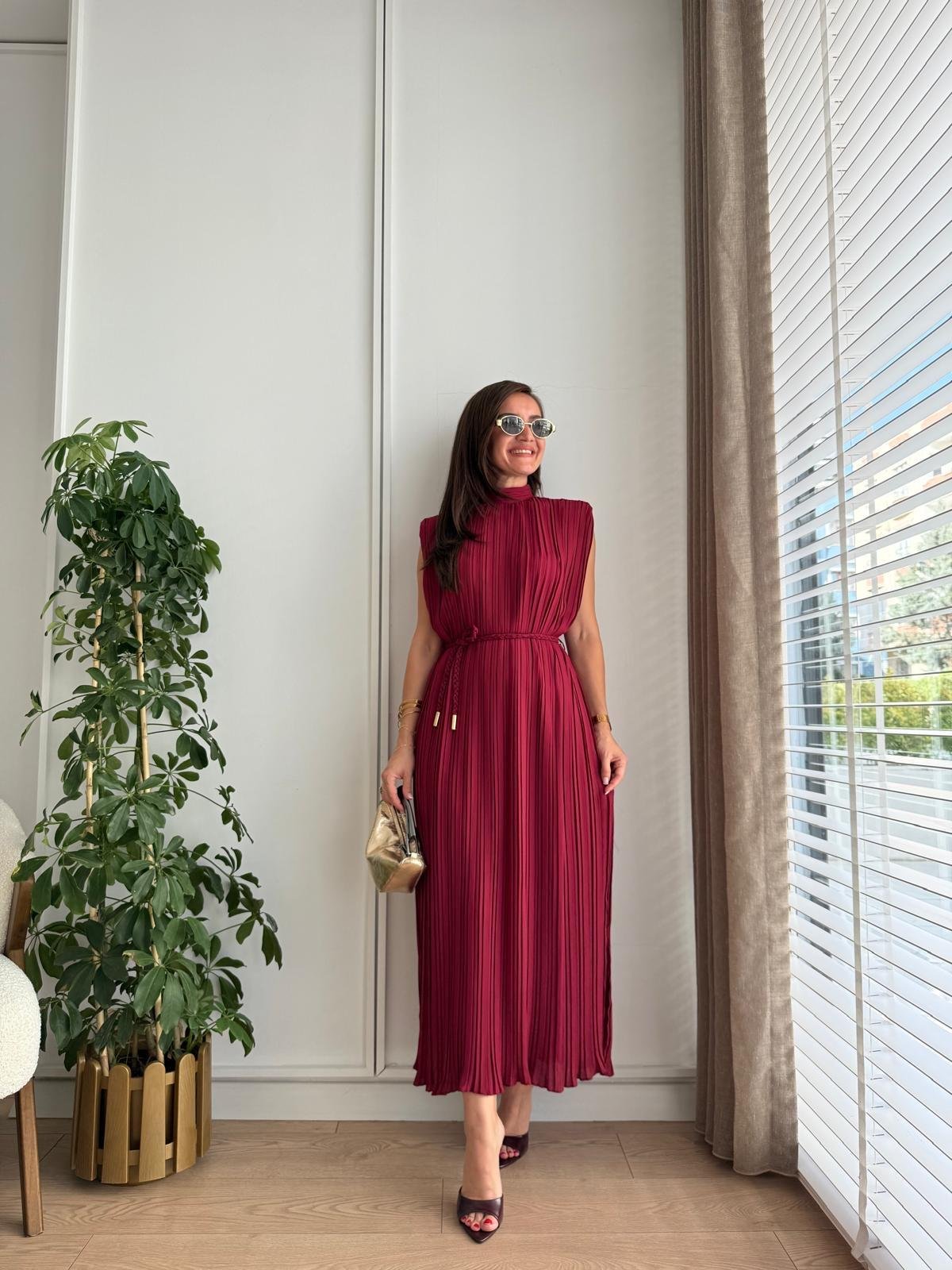 Bordo Piliseli Örgü Kemerli Şifon Elbise 6146