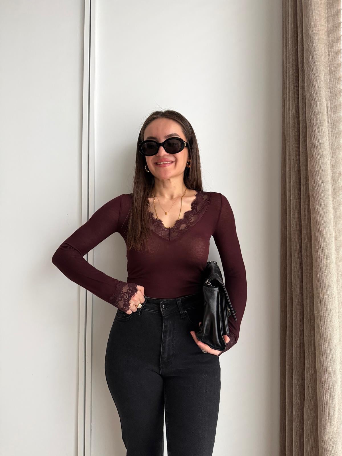 Bordo V Yaka Dantel Detaylı Bluz 17373