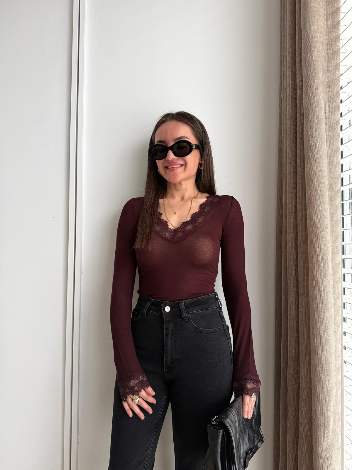 Bordo V Yaka Dantel Detaylı Bluz 17373