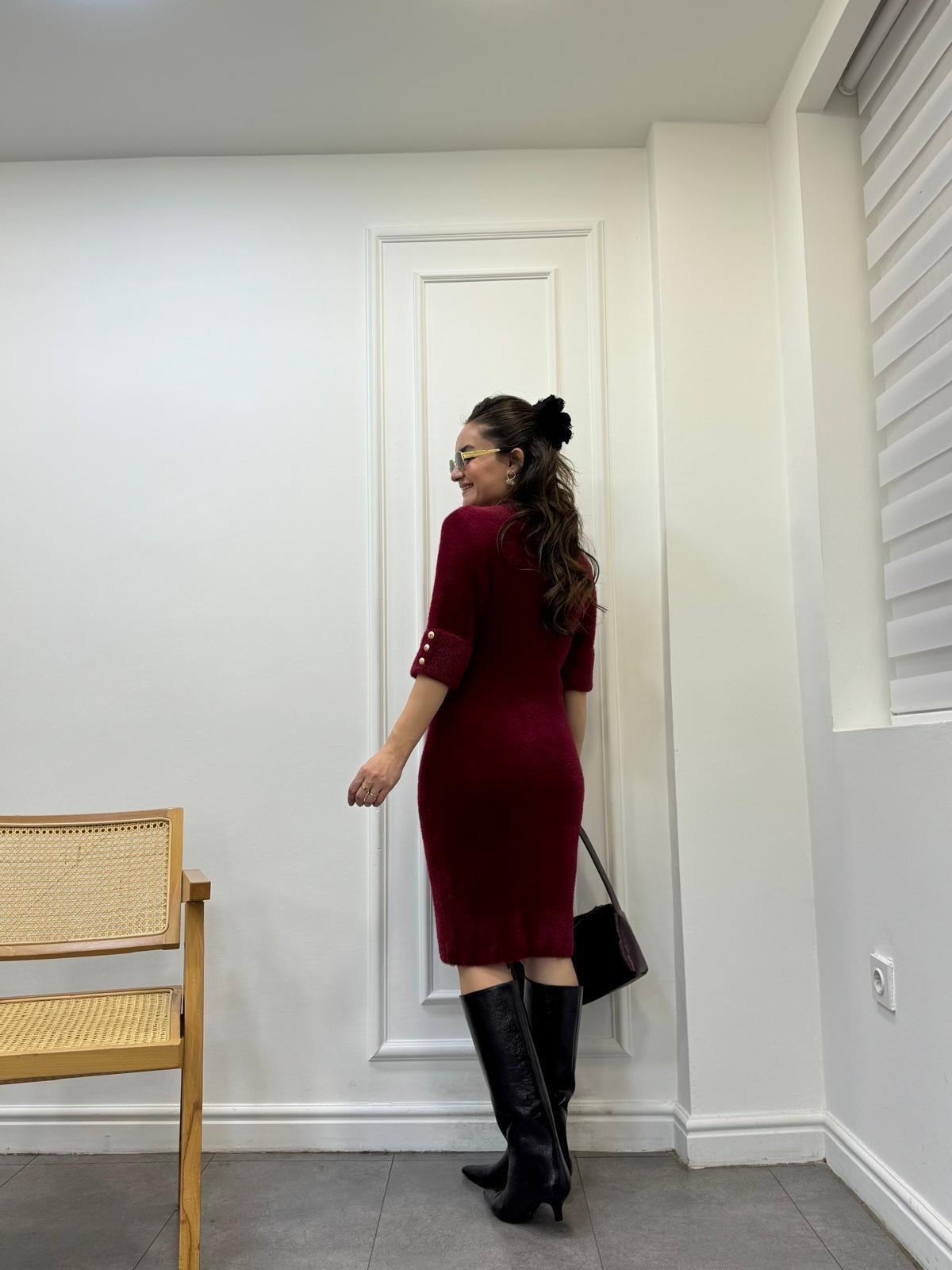 Bordo Yarım Kol Ön Bronş Detaylı Dik Yaka Yumoş Triko Elbise 140221