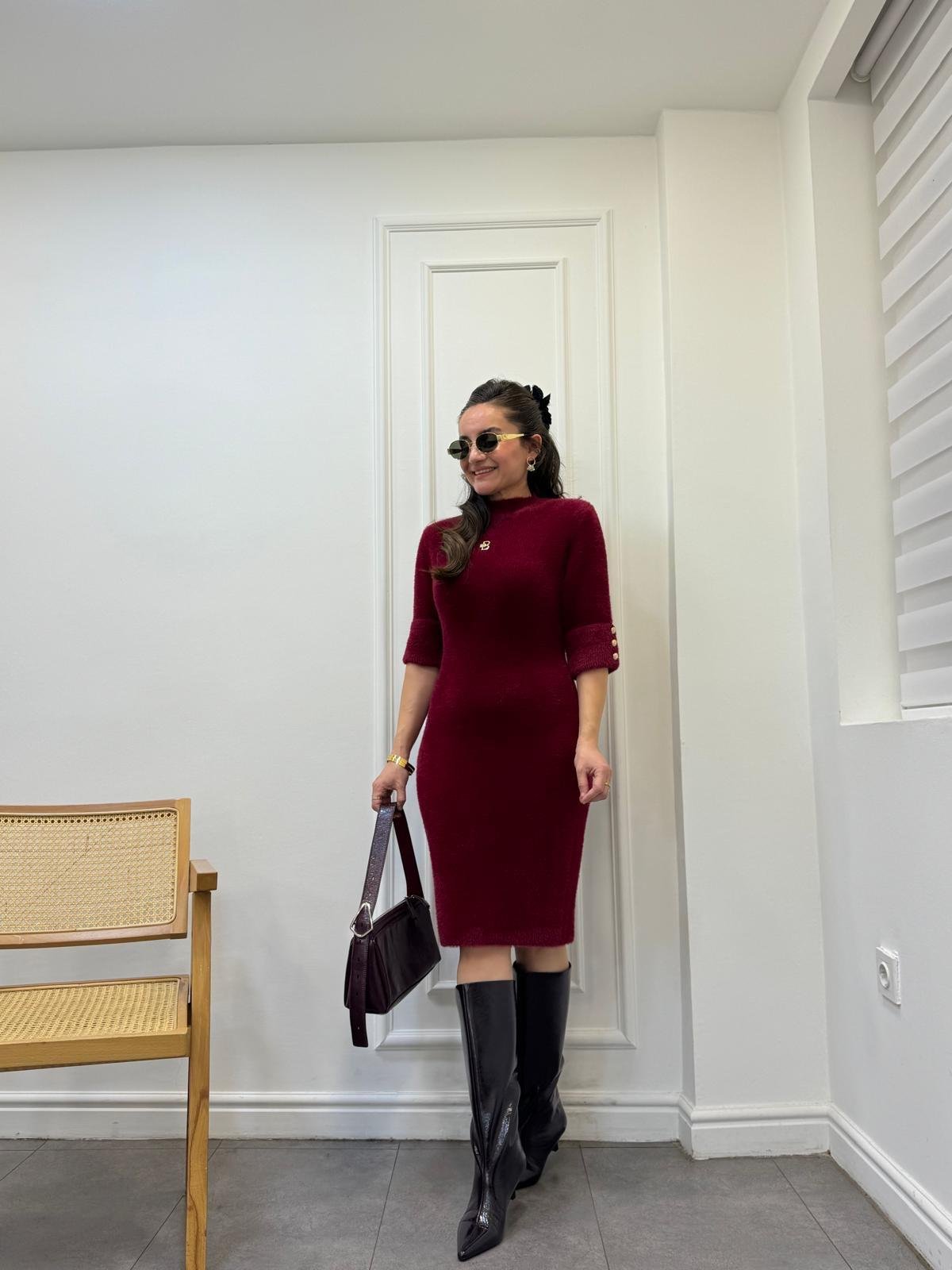Bordo Yarım Kol Ön Bronş Detaylı Dik Yaka Yumoş Triko Elbise 140221