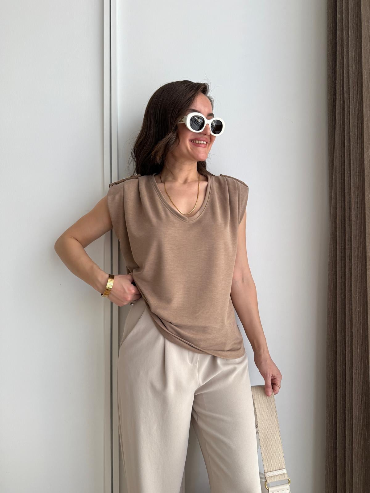 Camel Vatkalı Omuz Detaylı V Yaka Bluz 29553