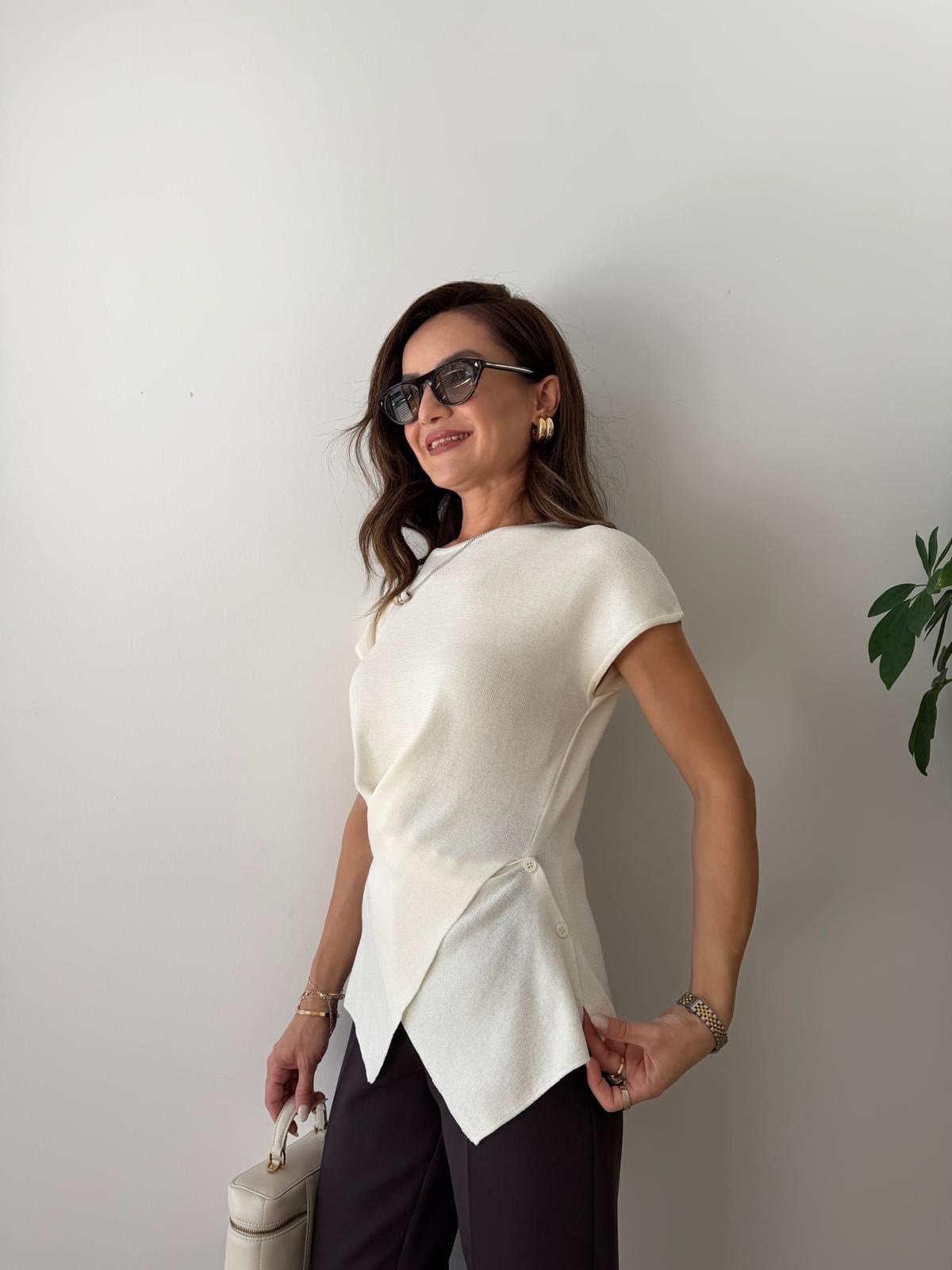 Ekru Bel Detaylı Boyun Aksesuarlı Bluz 5433