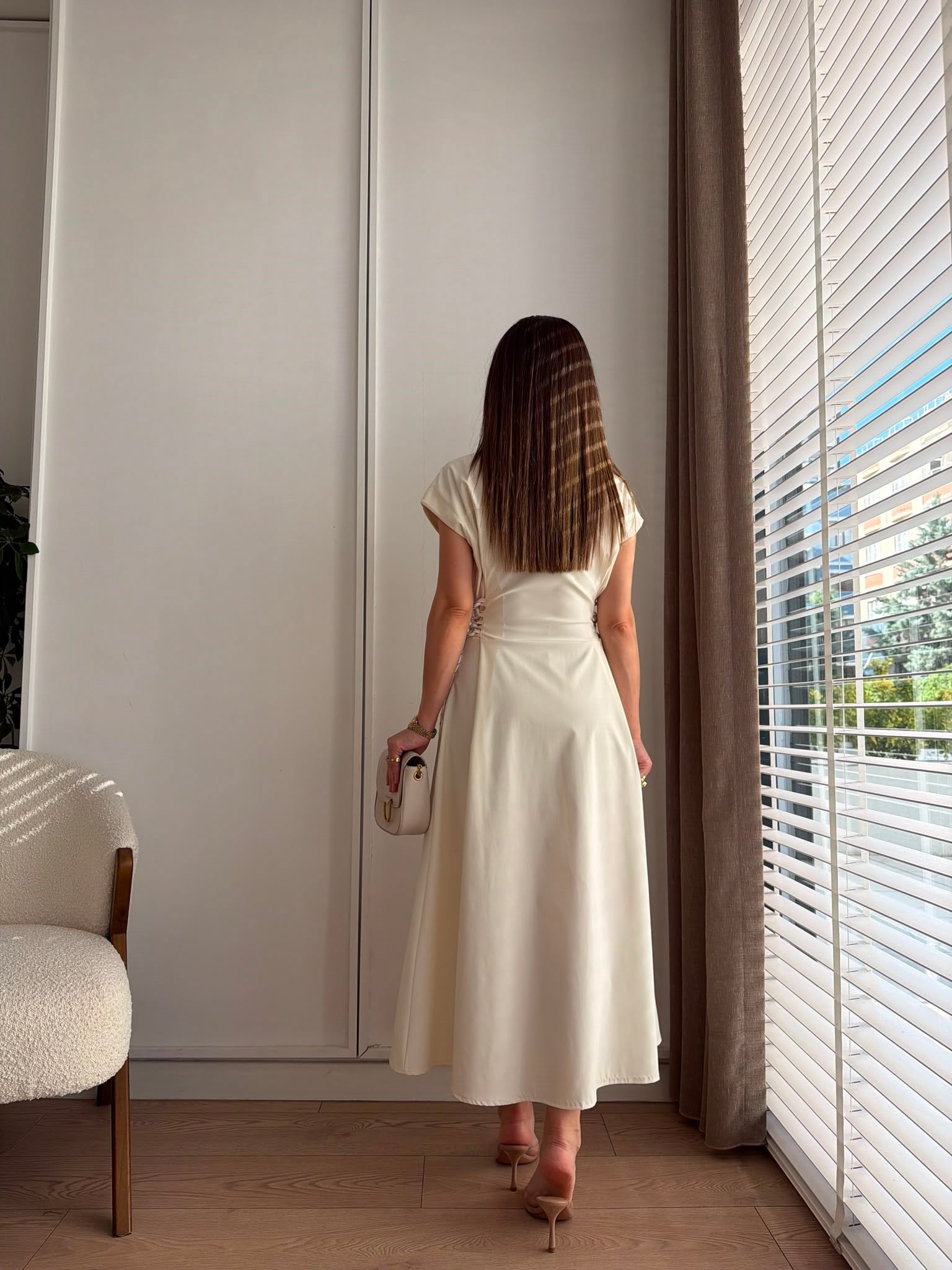 Ekru Bel Detaylı Zincirli Paraşüt Kumaş Elbise 37398