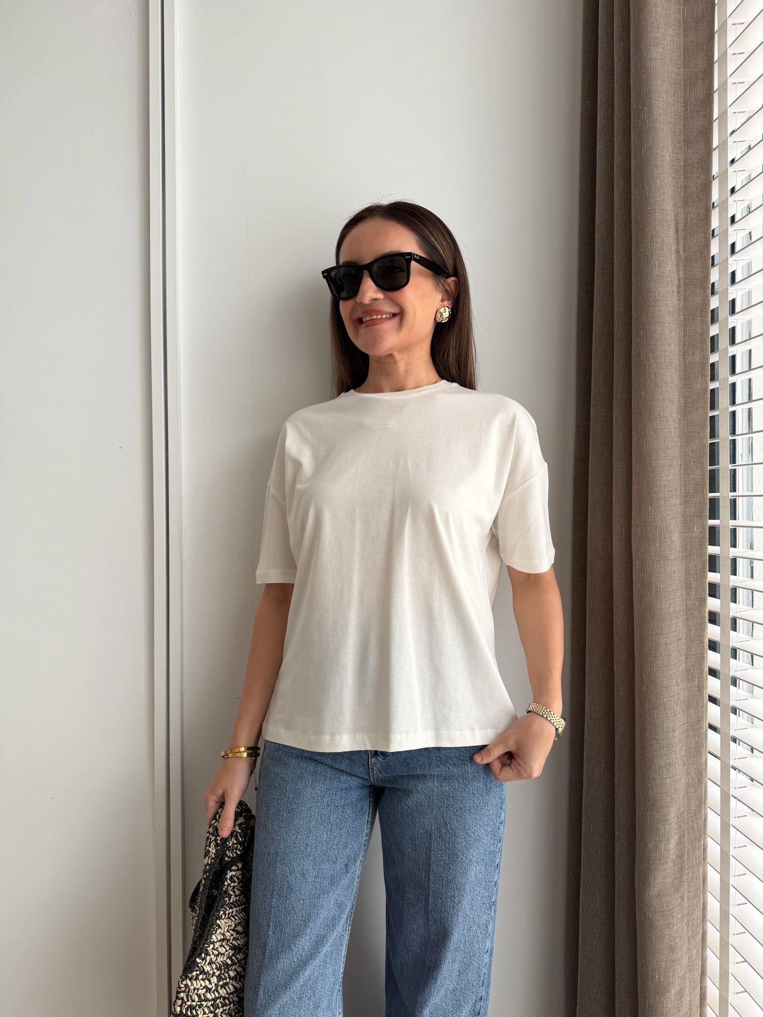 Ekru Bisiklet Yaka Basic Tshirt 3683
