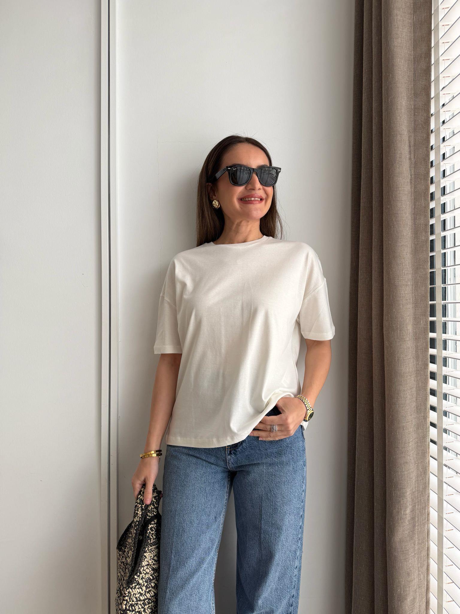 Ekru Bisiklet Yaka Basic Tshirt 3683